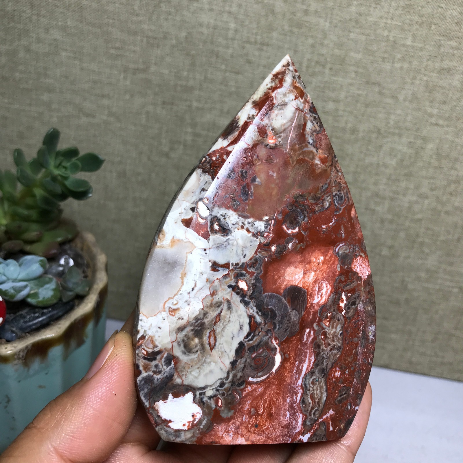 Natural Indonesian Bloodstone agate point leaf Crystal specimens 148g A5159