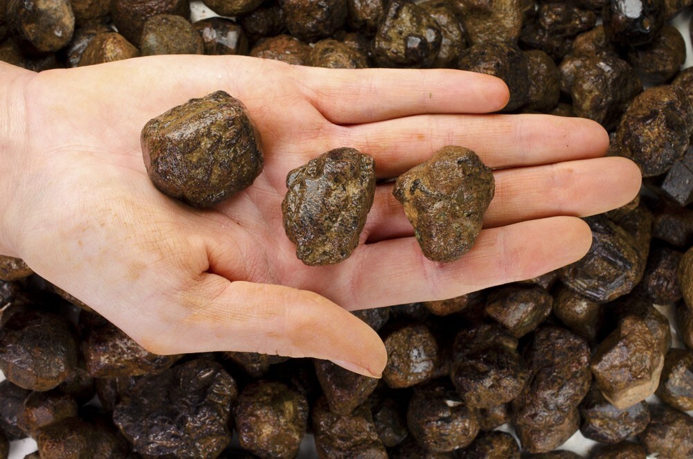 3 lbs Mali Garnet Rough Stones – Natural Crystal Mineral Rock Specimens Tumbling