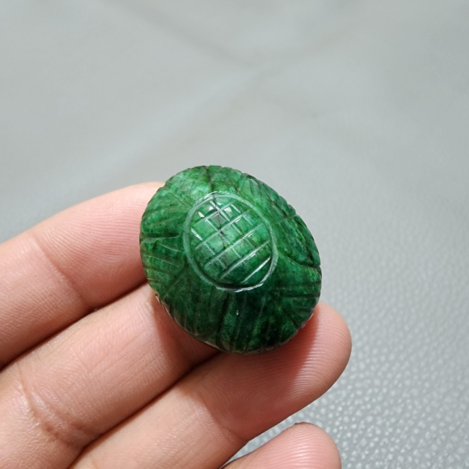 113.40 Crt Lovely Top Green Brazilian Emerald Carving Loose Gemstone For Jewelry