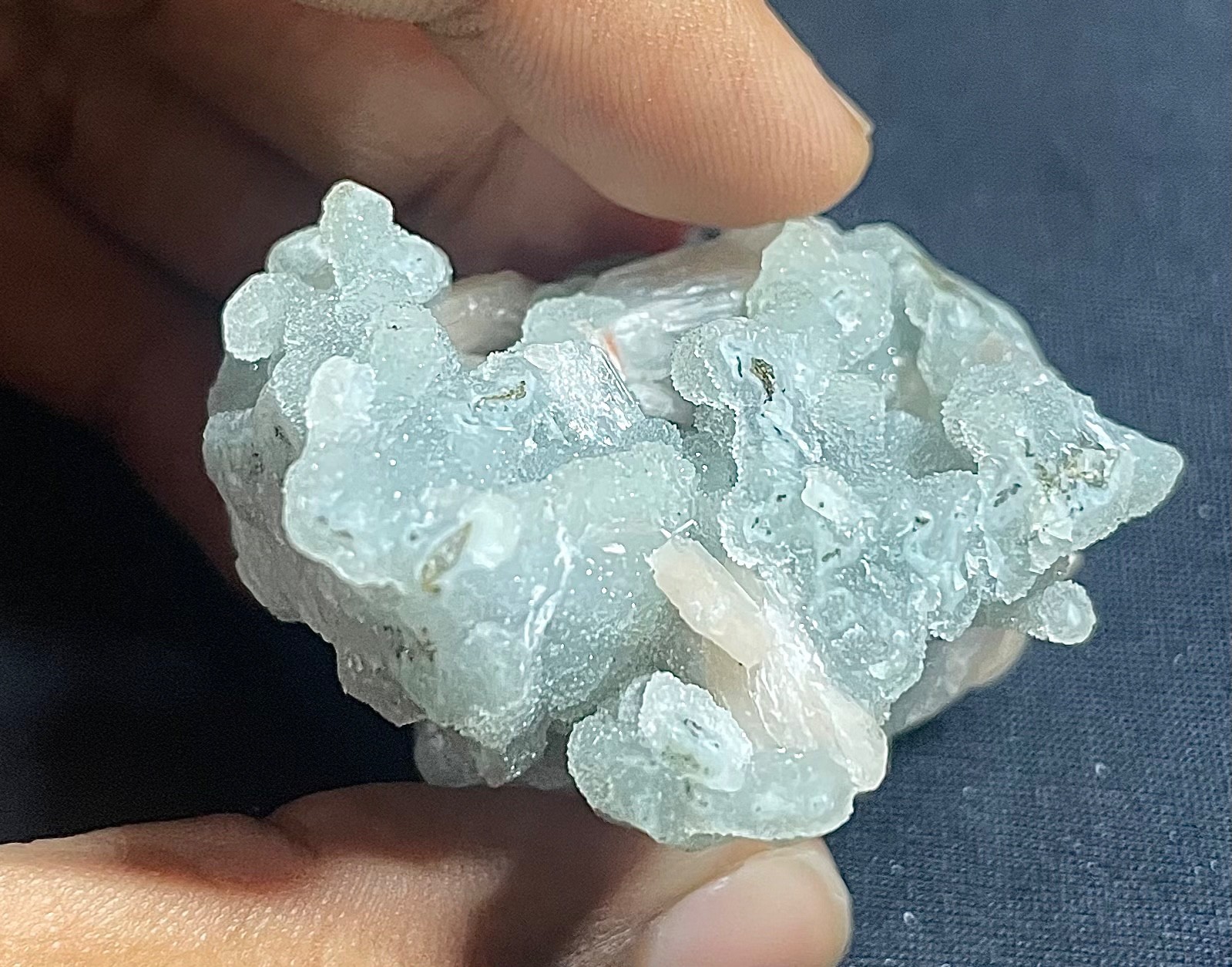 Natural coral stone with stilbite crystal and stunning 78 gr 6.5×5.5x4cm