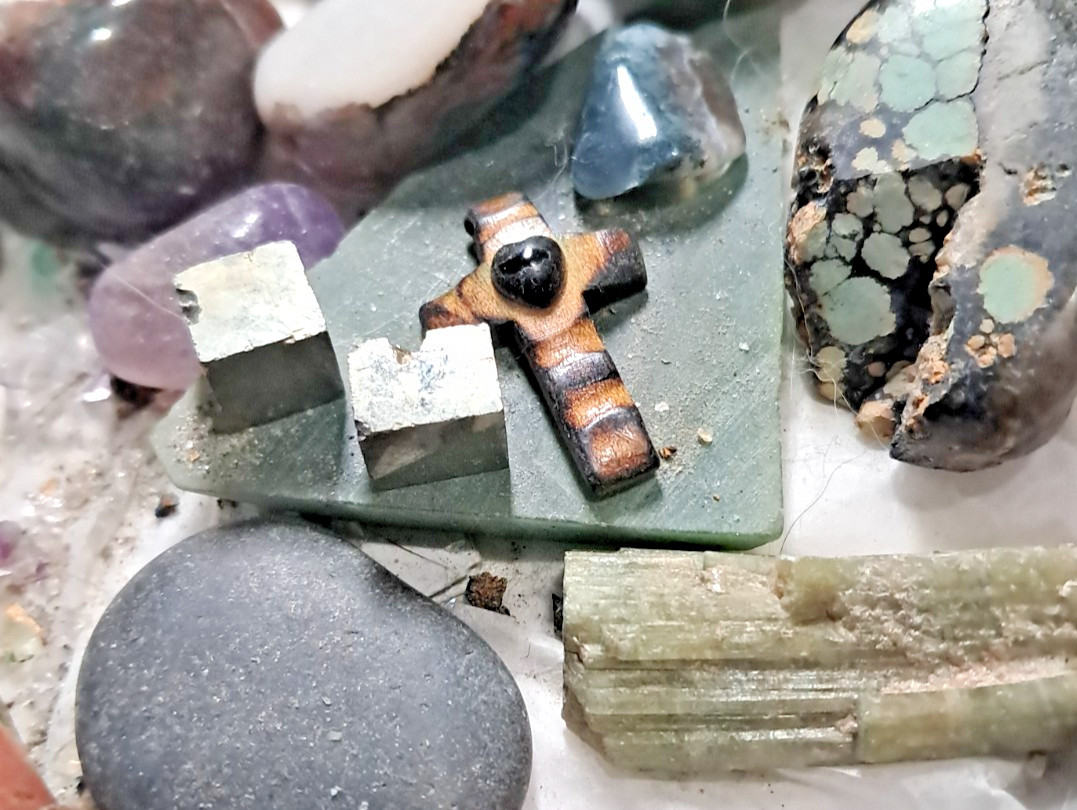 Mixed Lot of Assorted Crystals/ Rough & Tumbled Stones 2.7 lbs
