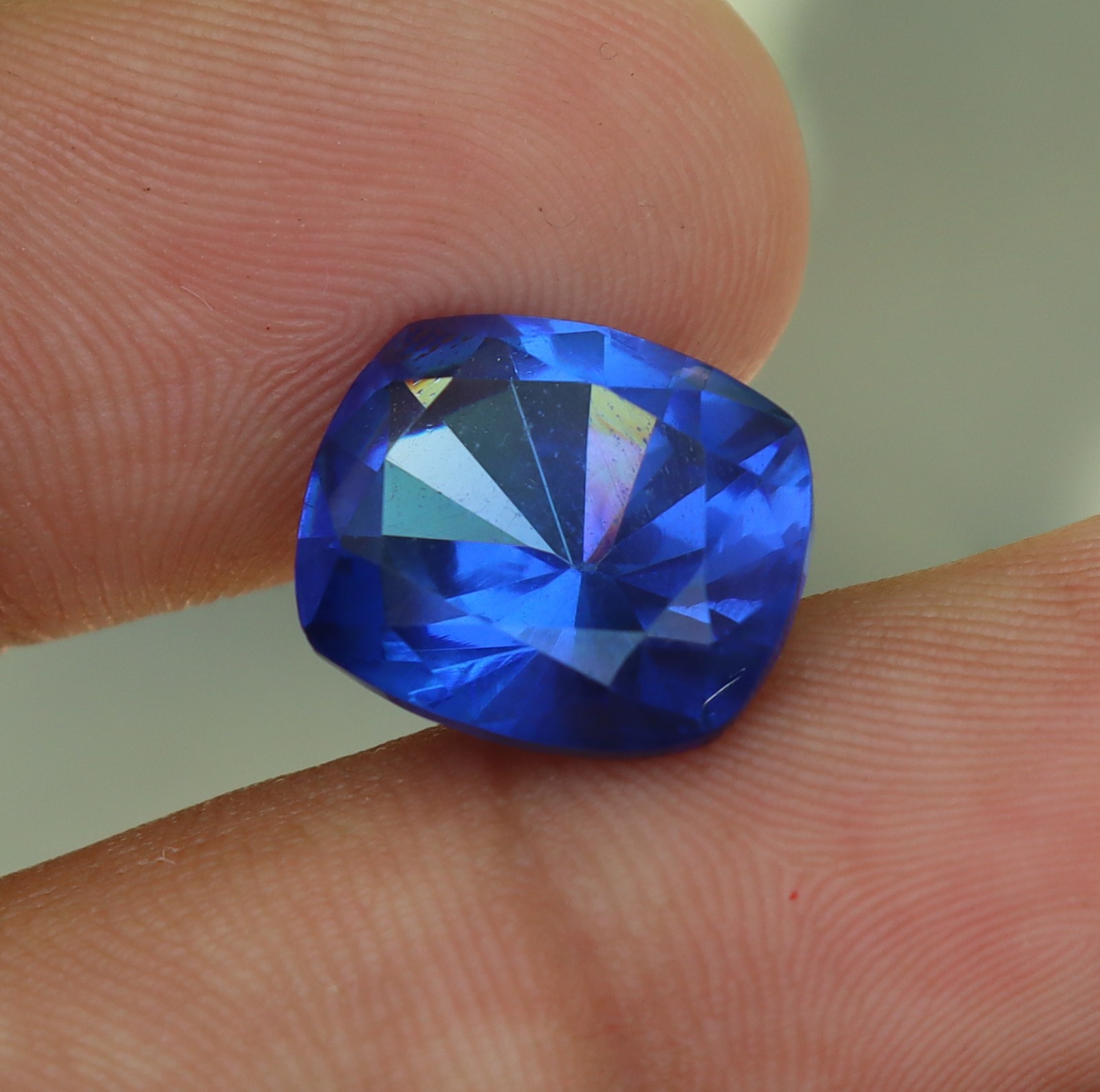 Beautiful Loose Gemstone Natural Blue Sapphire 11 CT Certified Cushion Cut