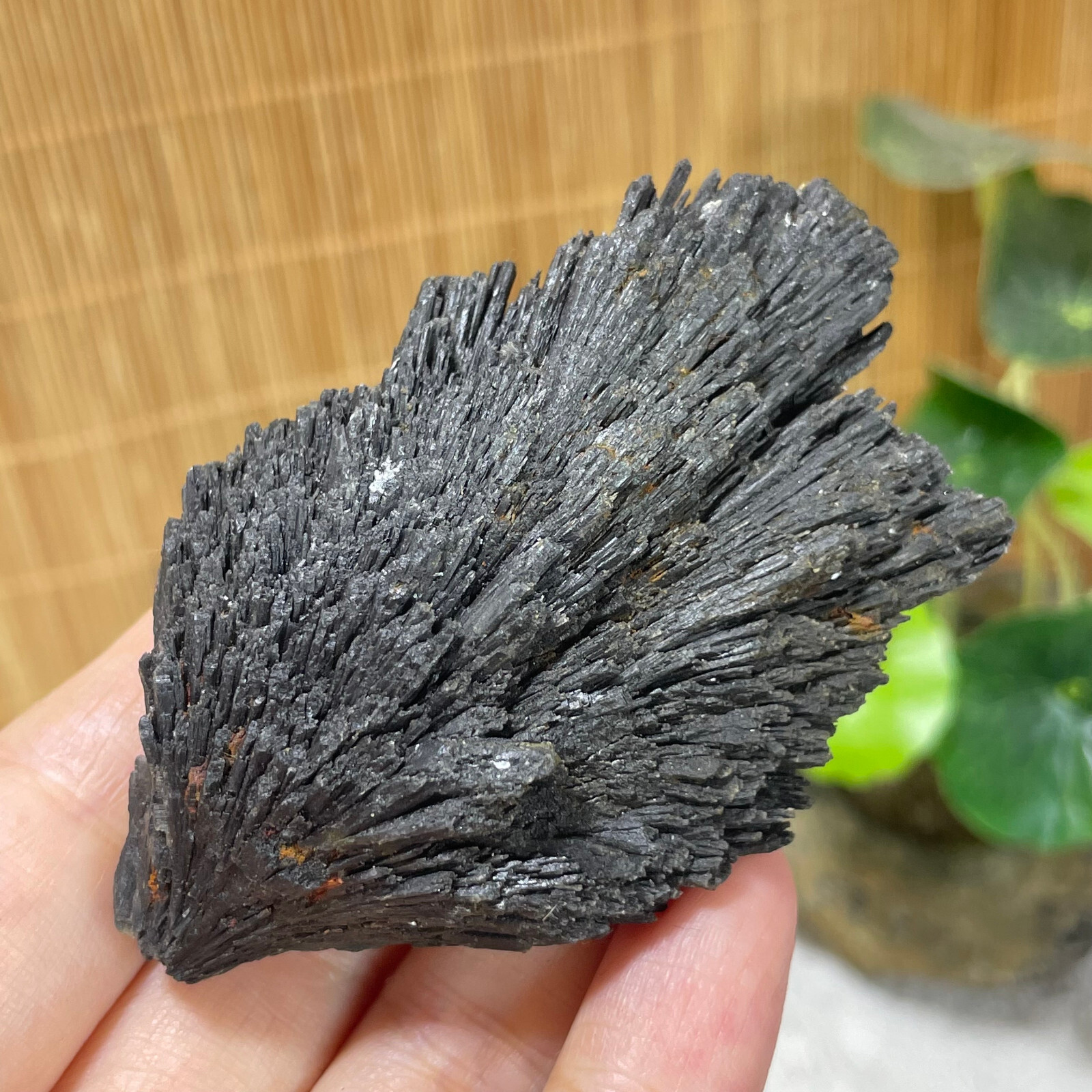 77g Natural Irregular natural black crystal cluster mineral specimen（dian qishi）