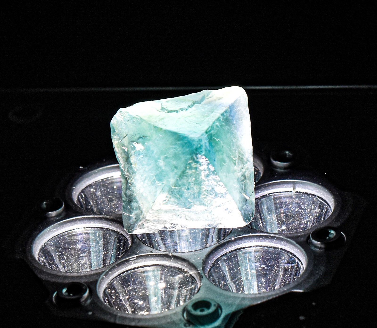 25mm Blue Fluorite Octahedron Cubic Rough Natural Gemstone Crystal Mineral China