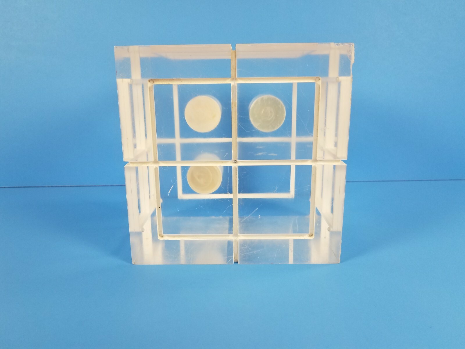 ISIS QA-1 Phantom Cube. . Acrylic CONDITION USED 5 9/16 in x 5 91/6 in x 5 9/16.