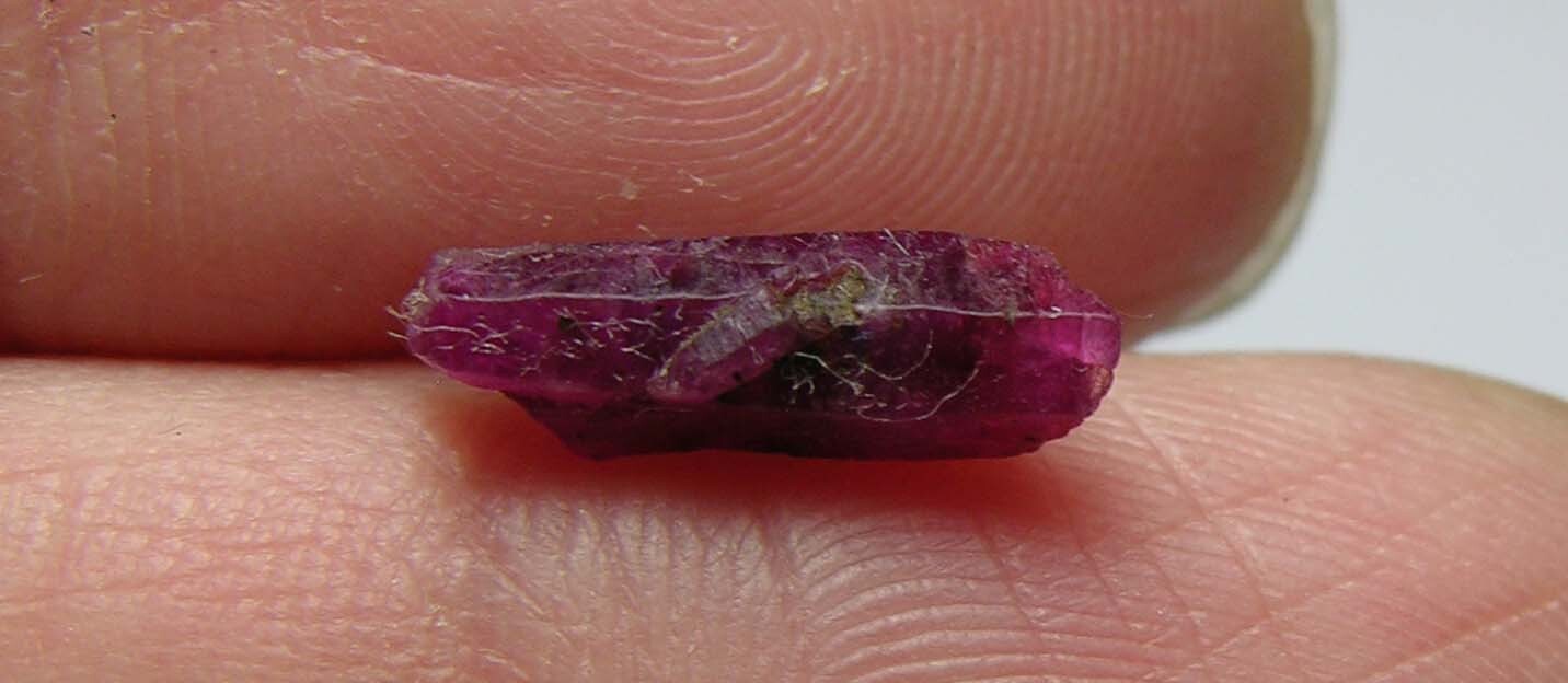 2.00ct Vietnam 100% Natural Red Ruby Dogtooth Crystal Specimen 0.40g 12mm