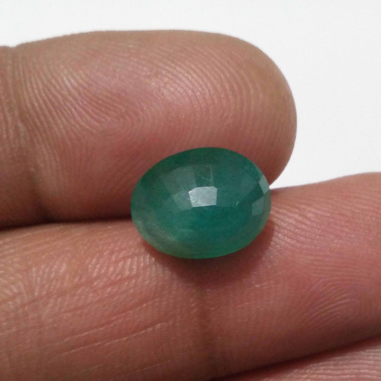 Natural Glowing Zambian Emerald Oval Shape 5.55 Crt Green Faceted Loose Gemstone