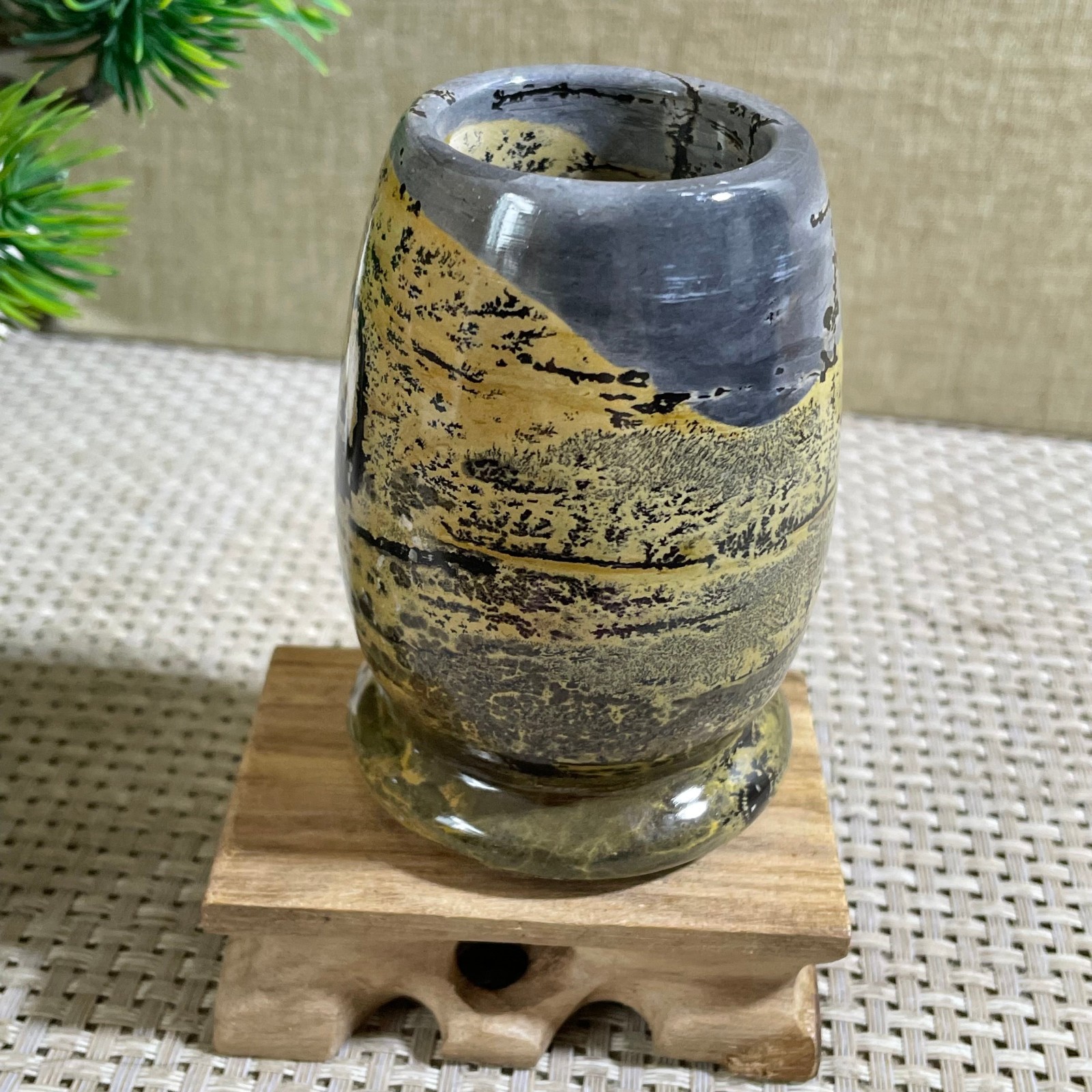 278g Natural Chinese Painting Stone Quartz Crystal Carving vase home decor
