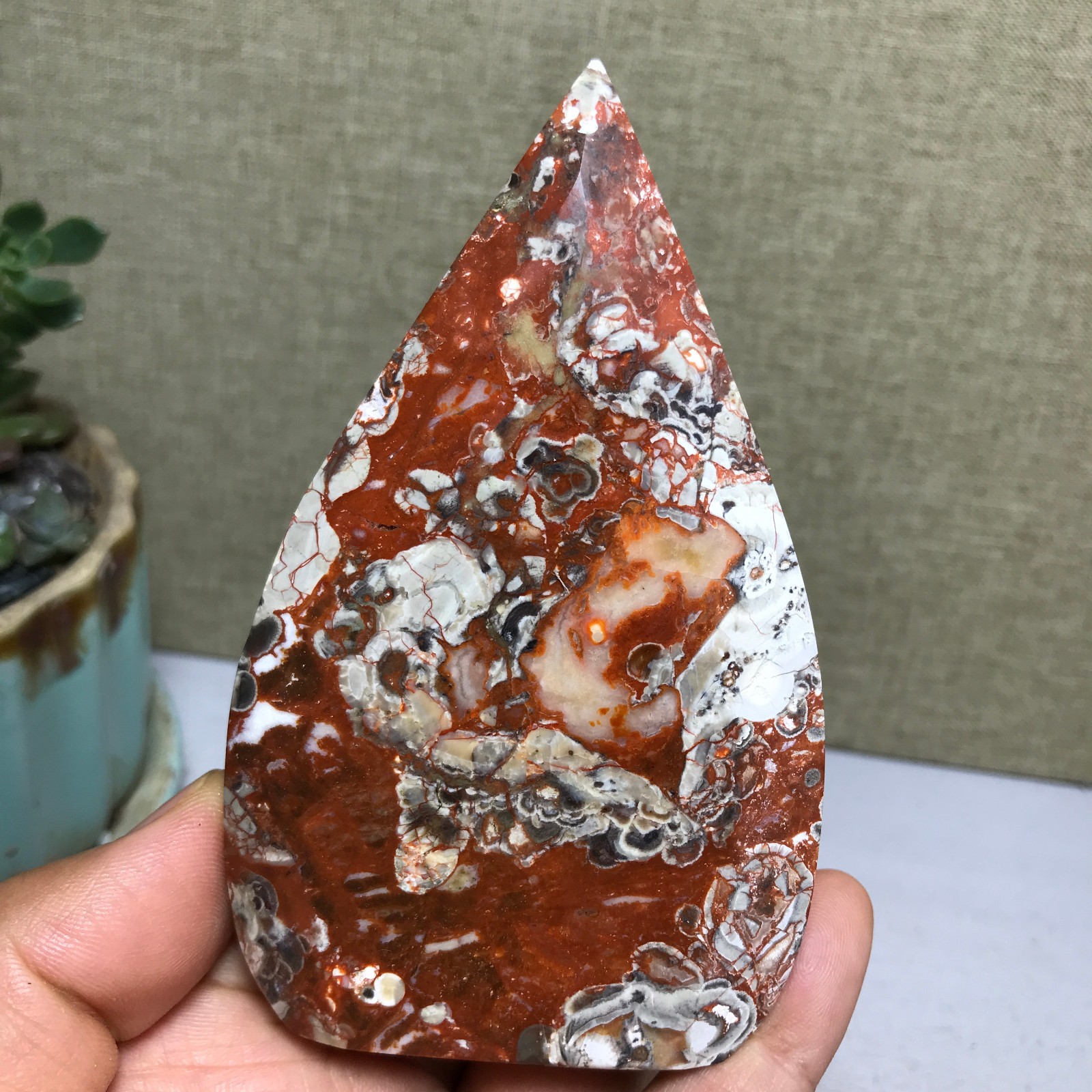 Natural Indonesian Bloodstone agate point leaf Crystal specimens 171g A5130