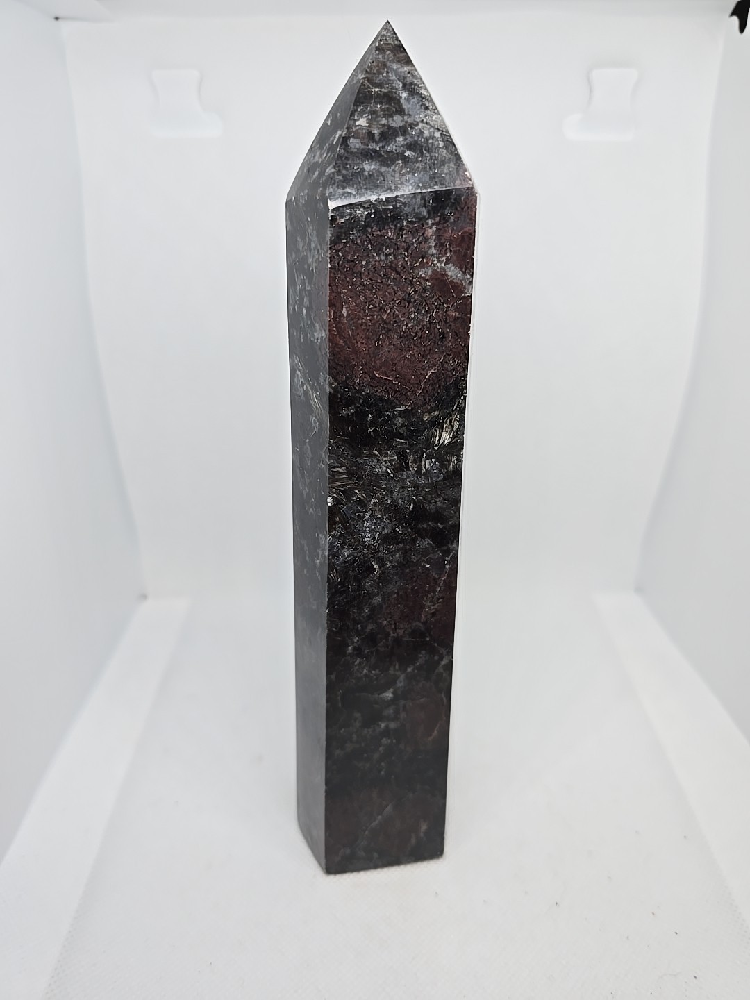 Large Garnet Indigo Gabbro Point Tower Generator
