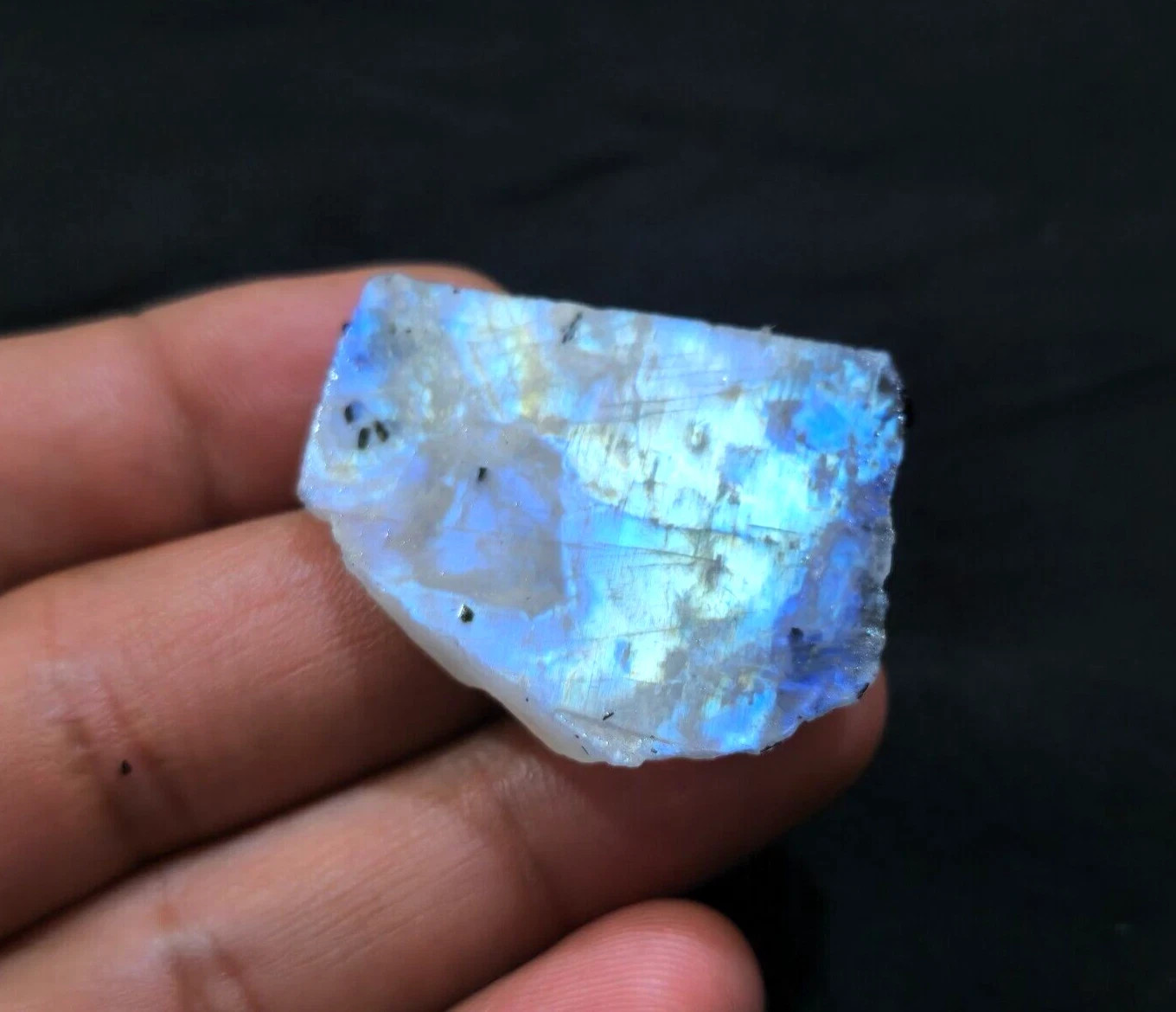 Wonderful AA+ Rainbow Moonstone Raw 81 Crt Moonstone Rough Gemstone For Jewelry