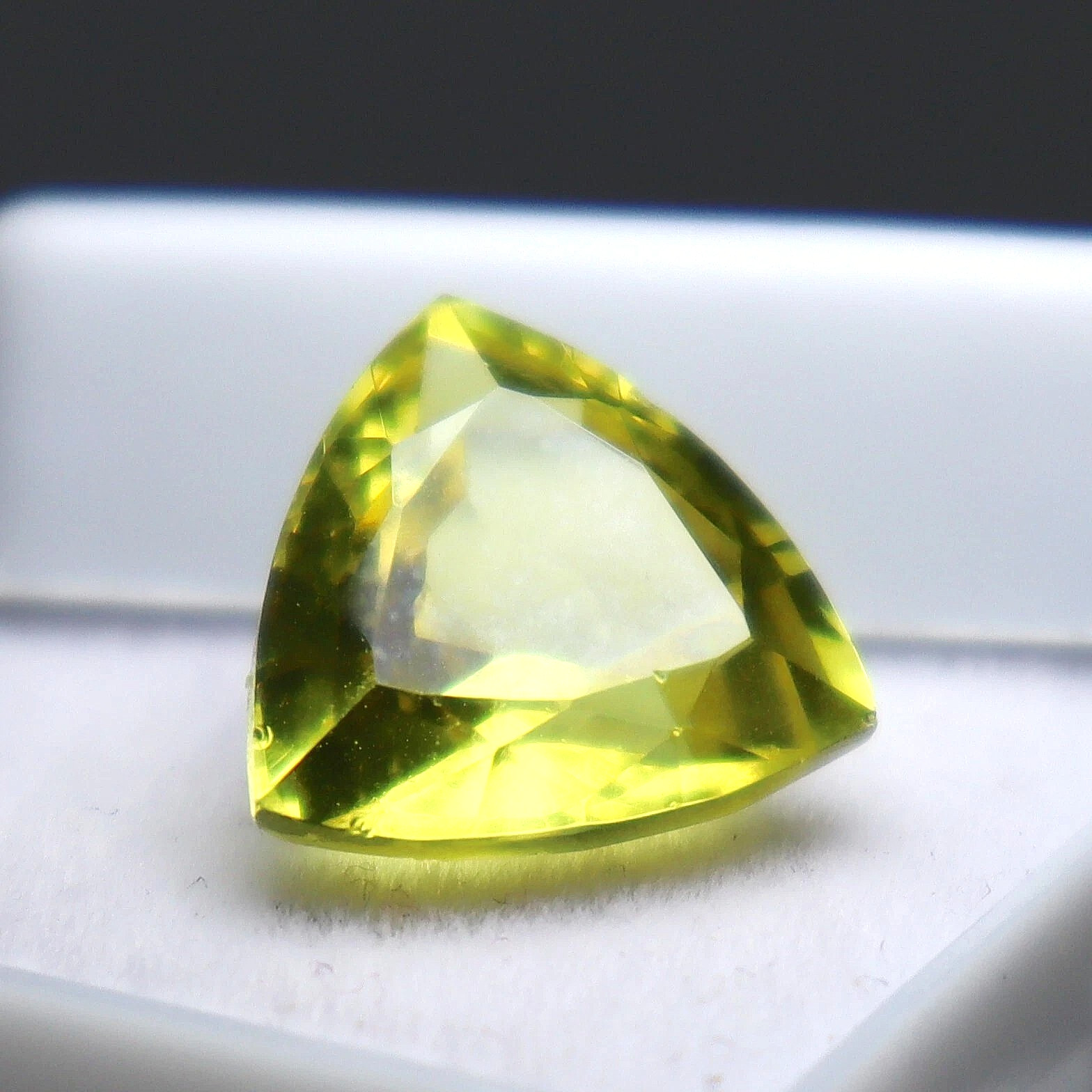 Natural Yellow Sapphire 10 Ct Trillion Cut Certified Loose Gemstone