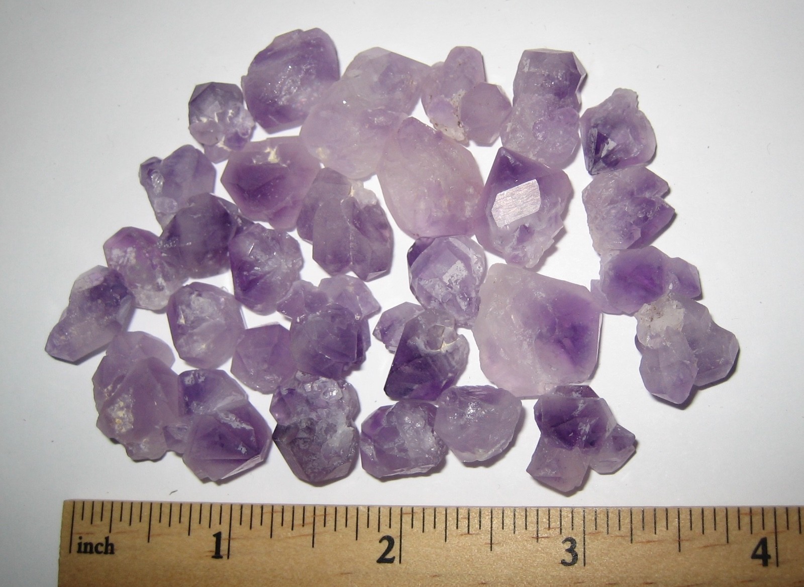30 BEAUTIFUL SMALL NATURAL AMETHYST CRYSTAL POINTS FROM MADAGASCAR 71.9grams *1