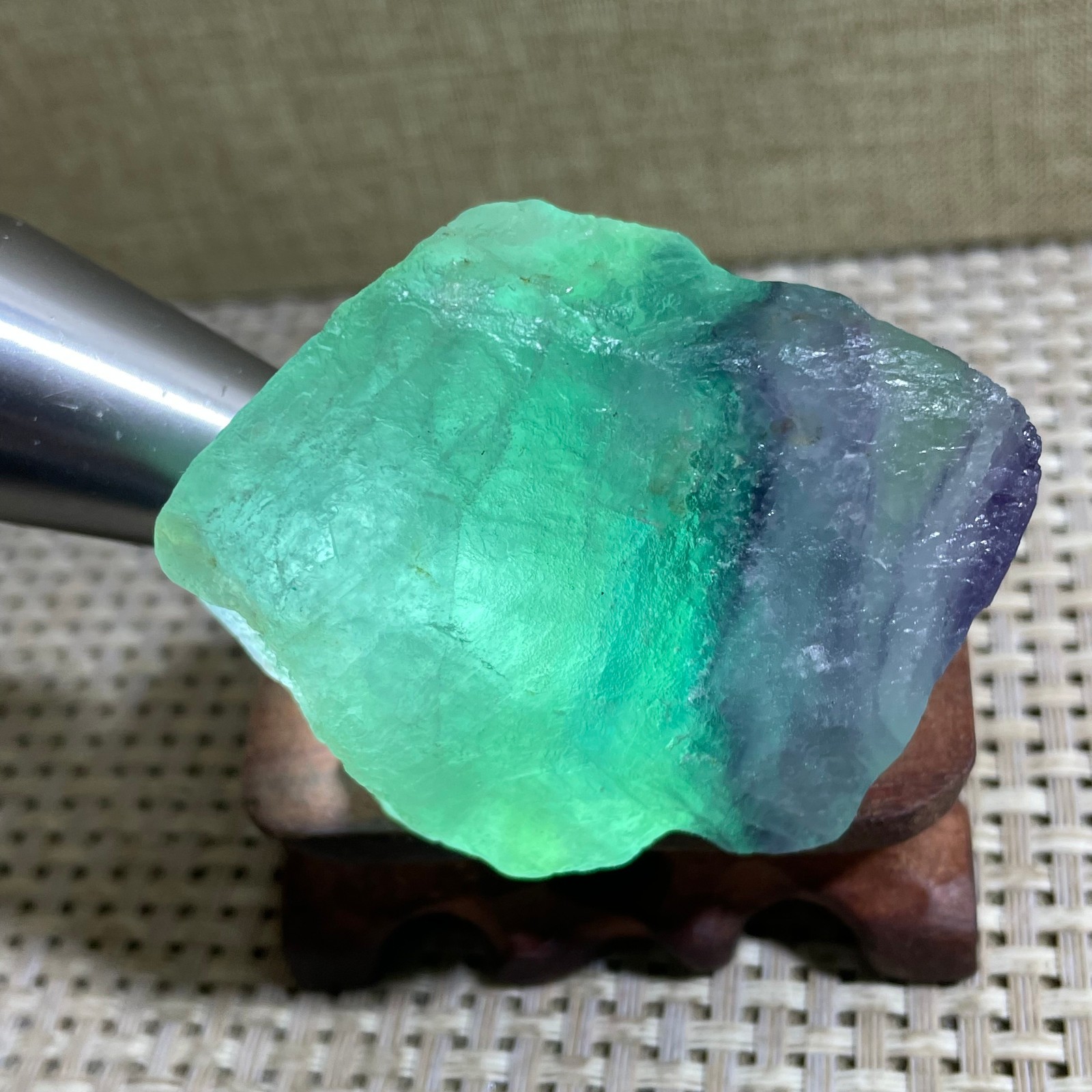 185g beautiful Rainbow Fluorite Rough stone specimens cure