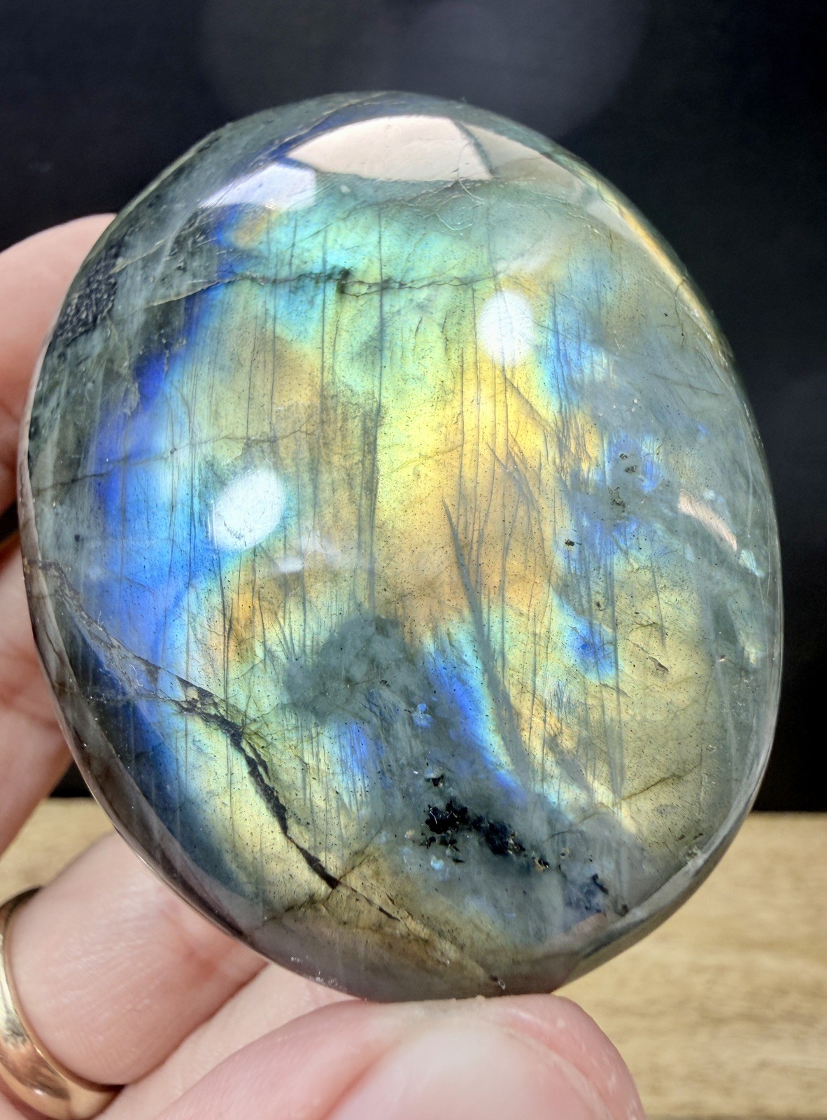 Crystal Labradorite Palmstone heal reiki mindfulness Aura meditate Flash 146g 2