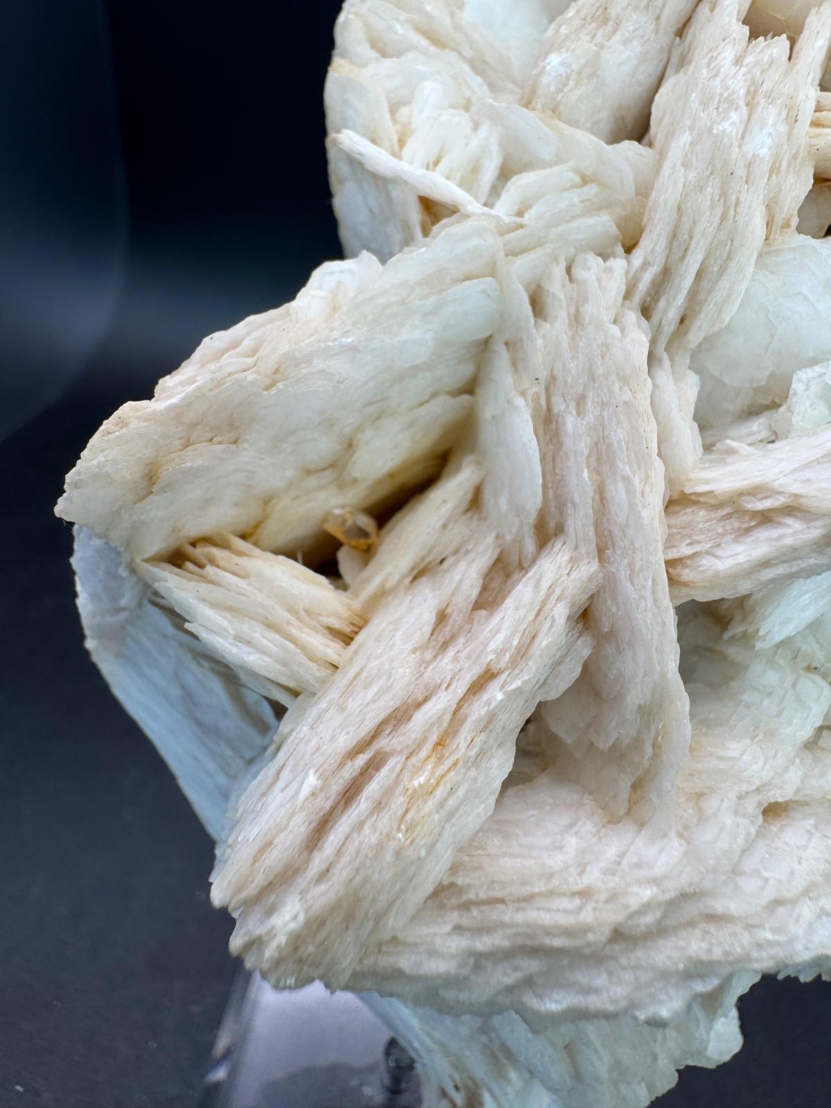 6672 Lovely White Petal Calcite with Pink UV Hu Bei 654g