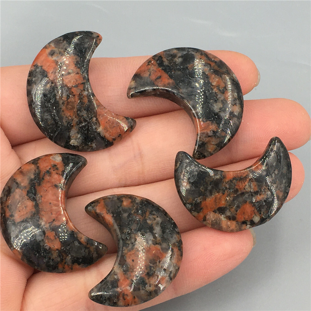 wholesale ！ A lot of Natural Quartz Crystal moon carved Crystal pendant Healing