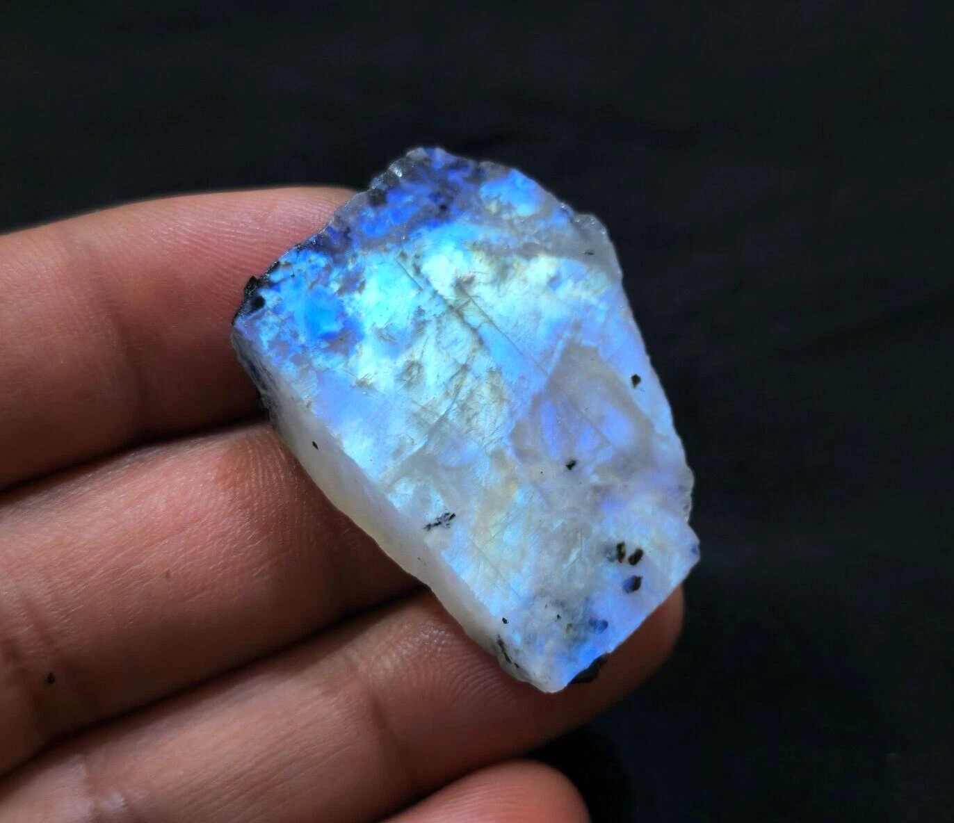 Wonderful AA+ Rainbow Moonstone Raw 81 Crt Moonstone Rough Gemstone For Jewelry