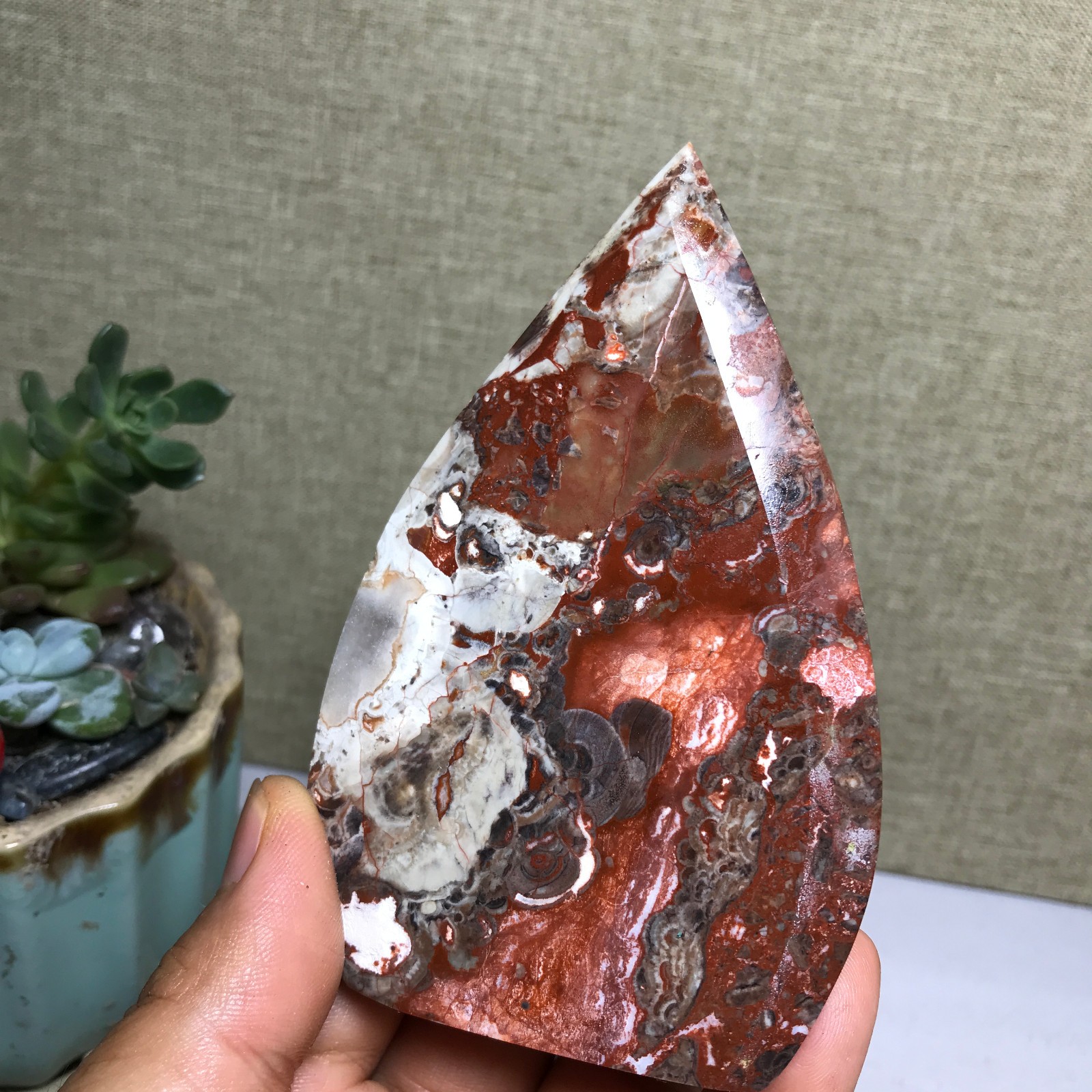 Natural Indonesian Bloodstone agate point leaf Crystal specimens 148g A5159