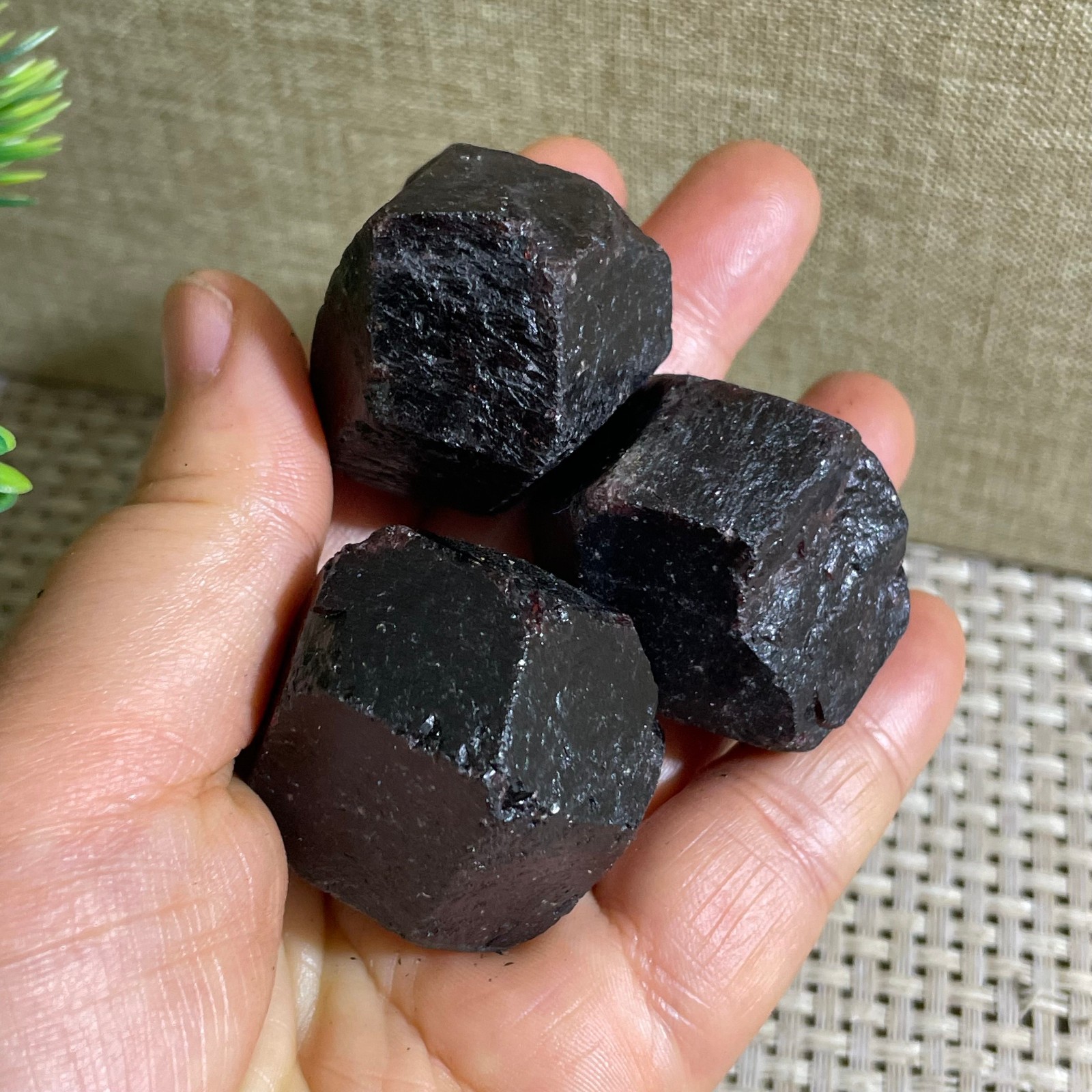 204g RED Garnet Crystal gemstone rough stone mineral specimen
