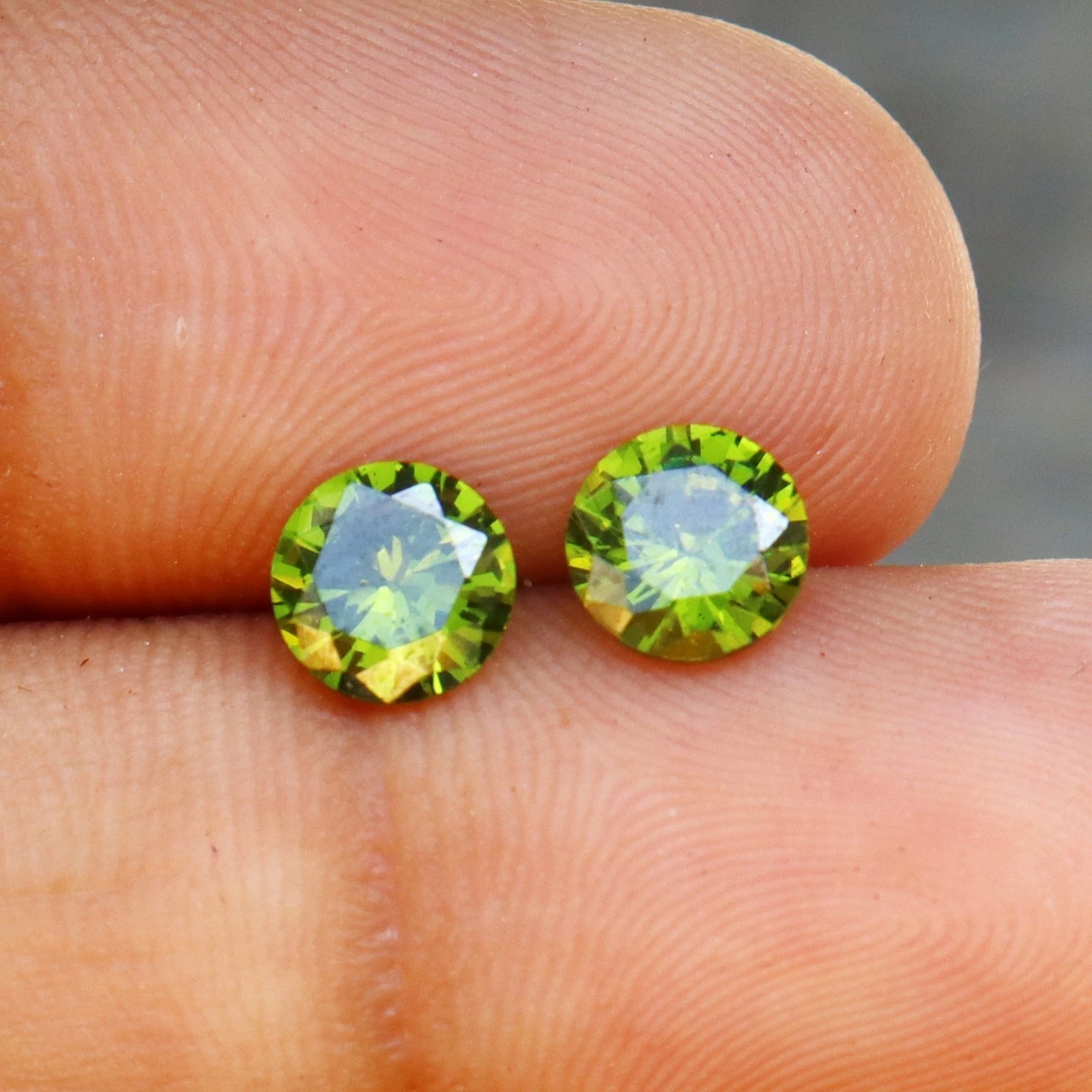 Natural 1.80 Ct Round Cut Mint Green Sapphire Pair GGI Certified Loose Gemstone