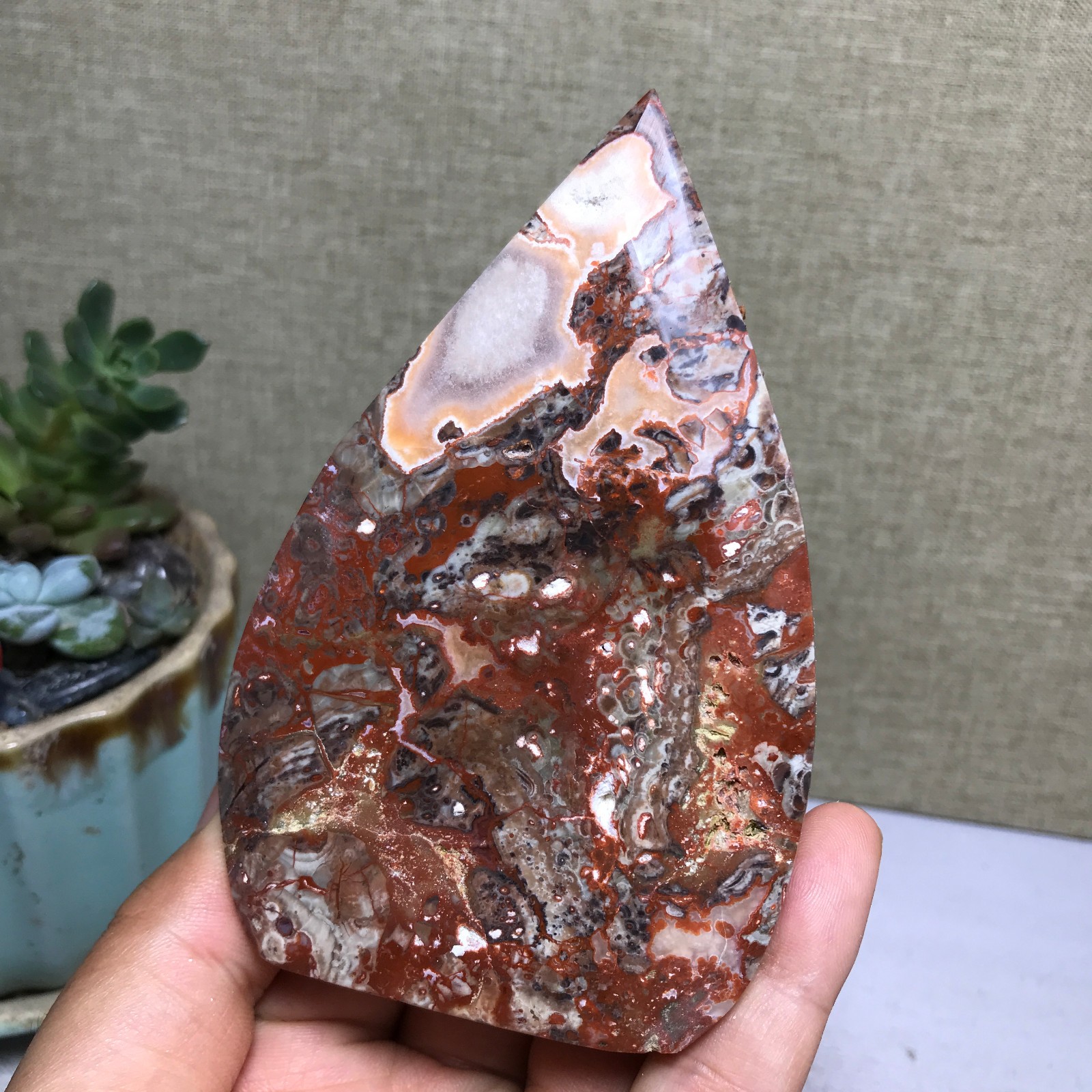 Natural Indonesian Bloodstone agate point leaf Crystal specimens 188g A5132