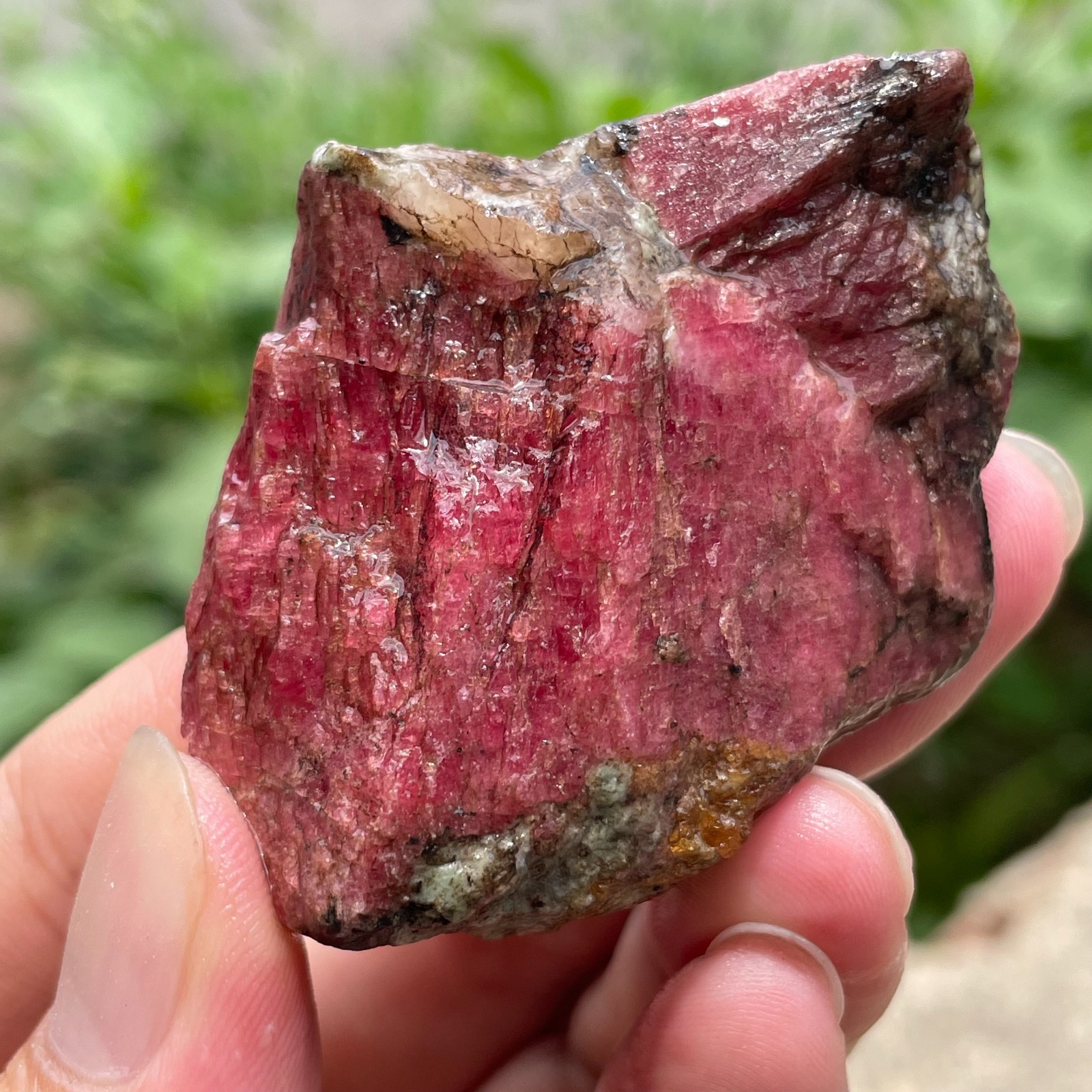 98g Small Raw Ore Red Black Rhodonite Quartz Gemstone Mineral Specimen