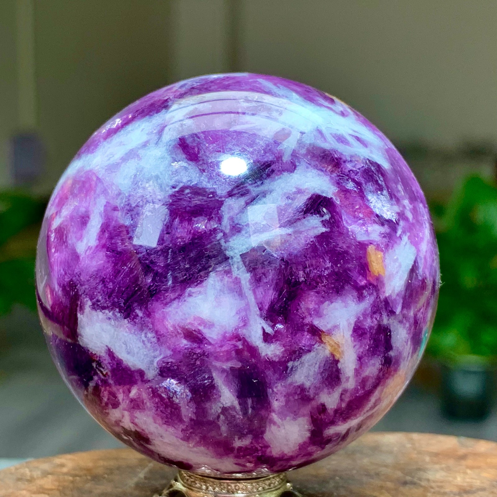 265G Natural Beautiful Purple Lithium Mica Crystal Spherical Mineral Sample