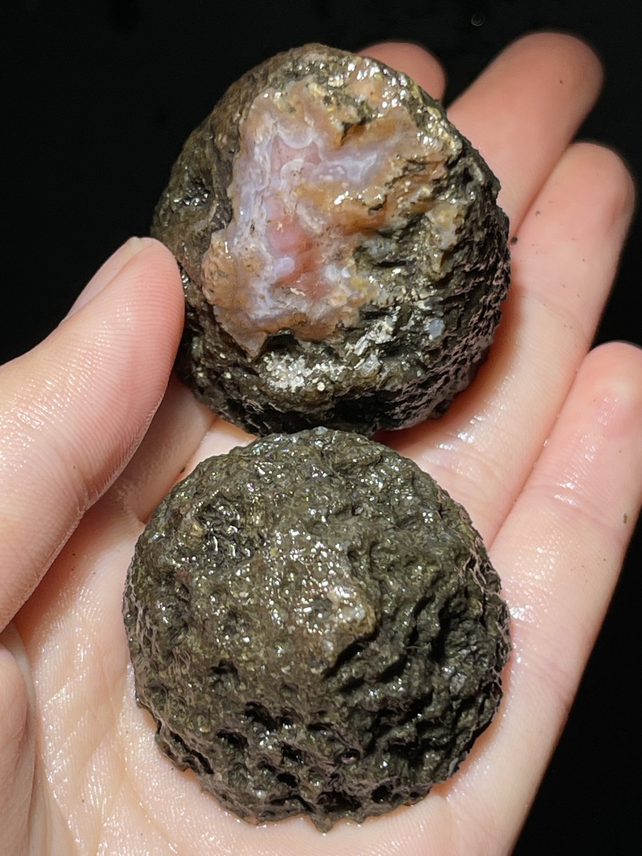 A pair rough Chinese Agate Achat Nodule Fighting Blood Agate xuanhua 93g A14