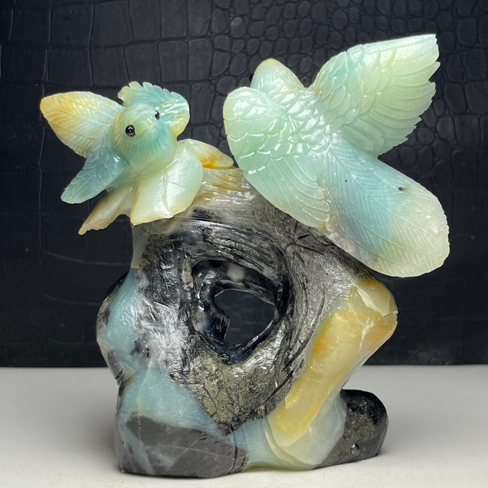 NaturalCrystal Mineral Specimen. Amazon Stone. Hand-carved BIRDS.Stone Statue.OM