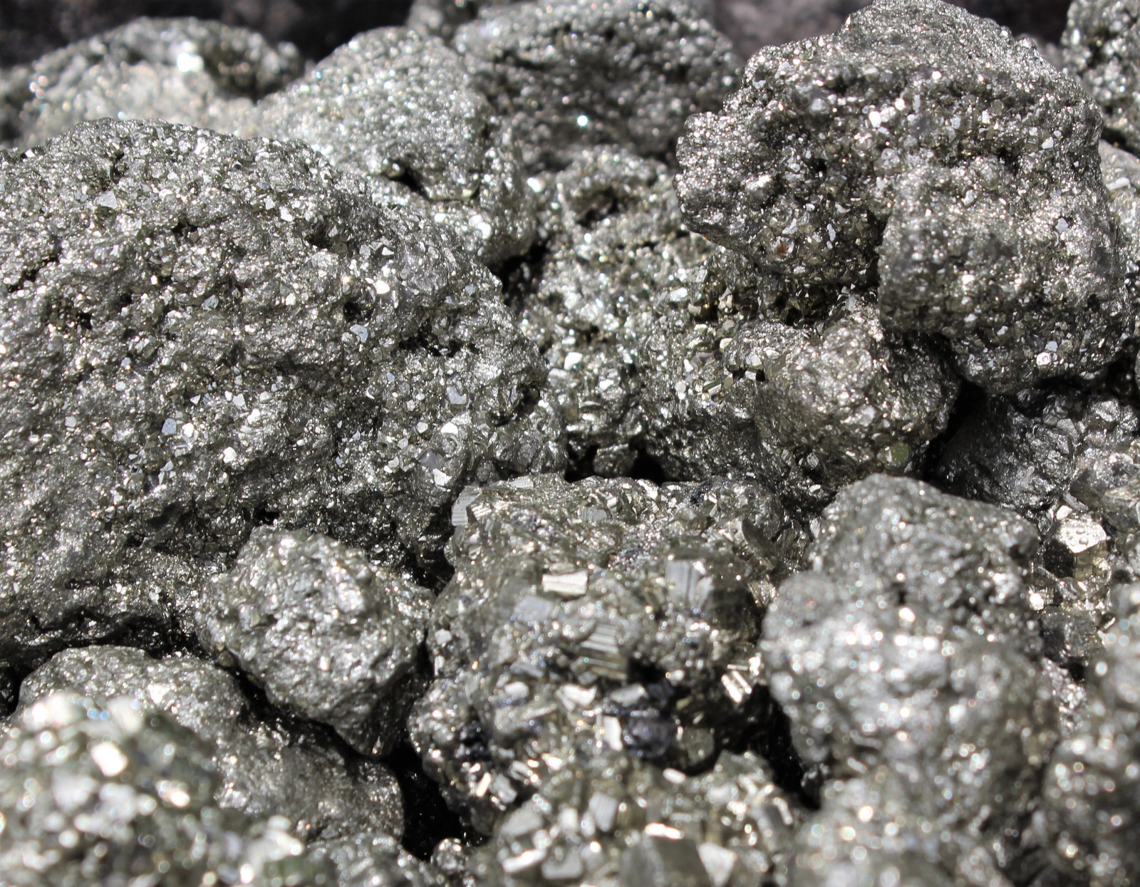 1 Medium Rough Natural Pyrite Chispa (Raw Crystal Rock, Fool’s Gold)