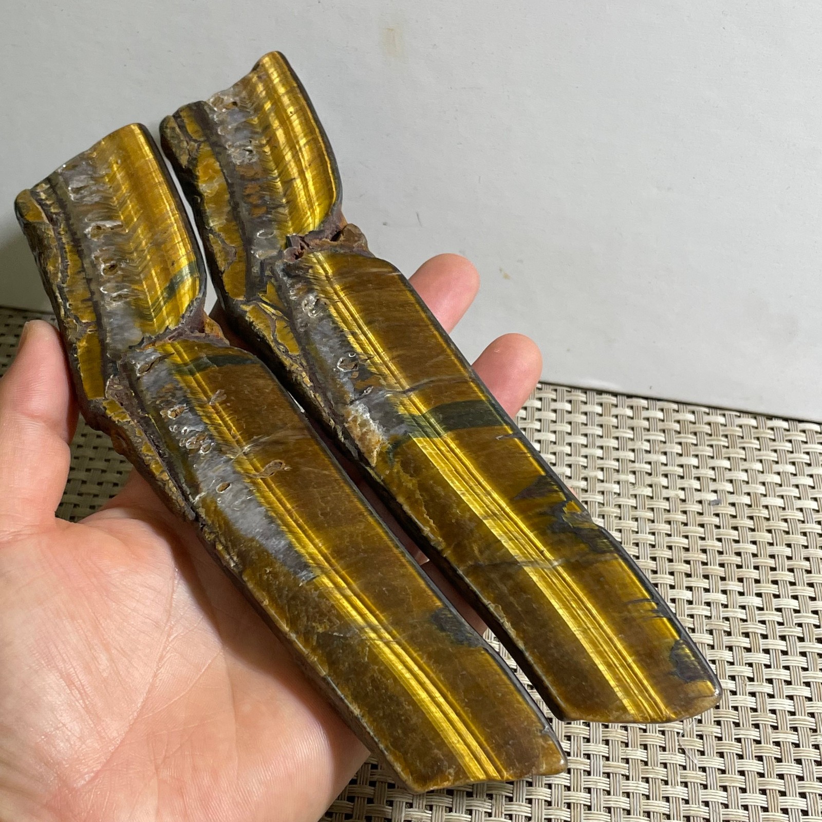 283g Natural tiger’s-eye Rough Raw Stone Rock Specimen Reiki healing 2pcs