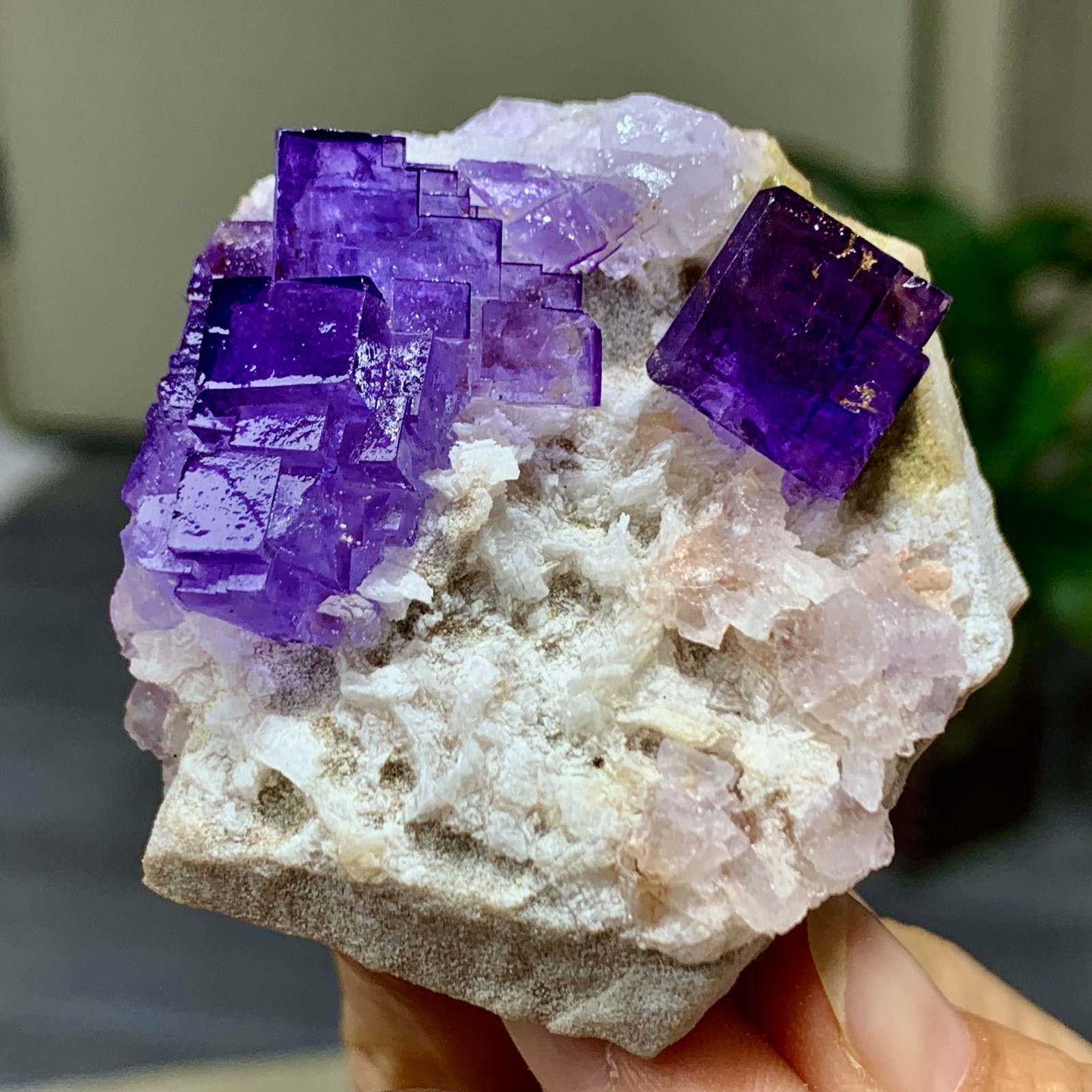 118G Natural purple framed cubic fluorite mineral specimen/Inner Mongolia–