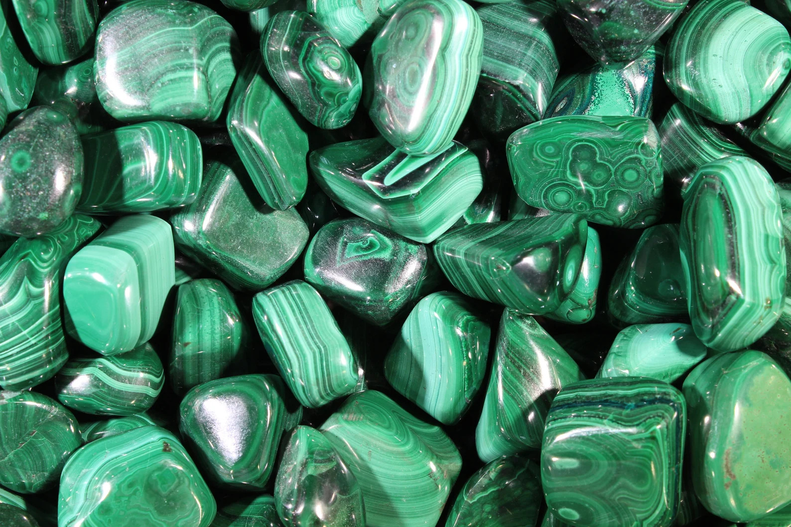 Malachite Tumbled Gemstones from South Africa – Bulk Wholesale Options – 1 LB