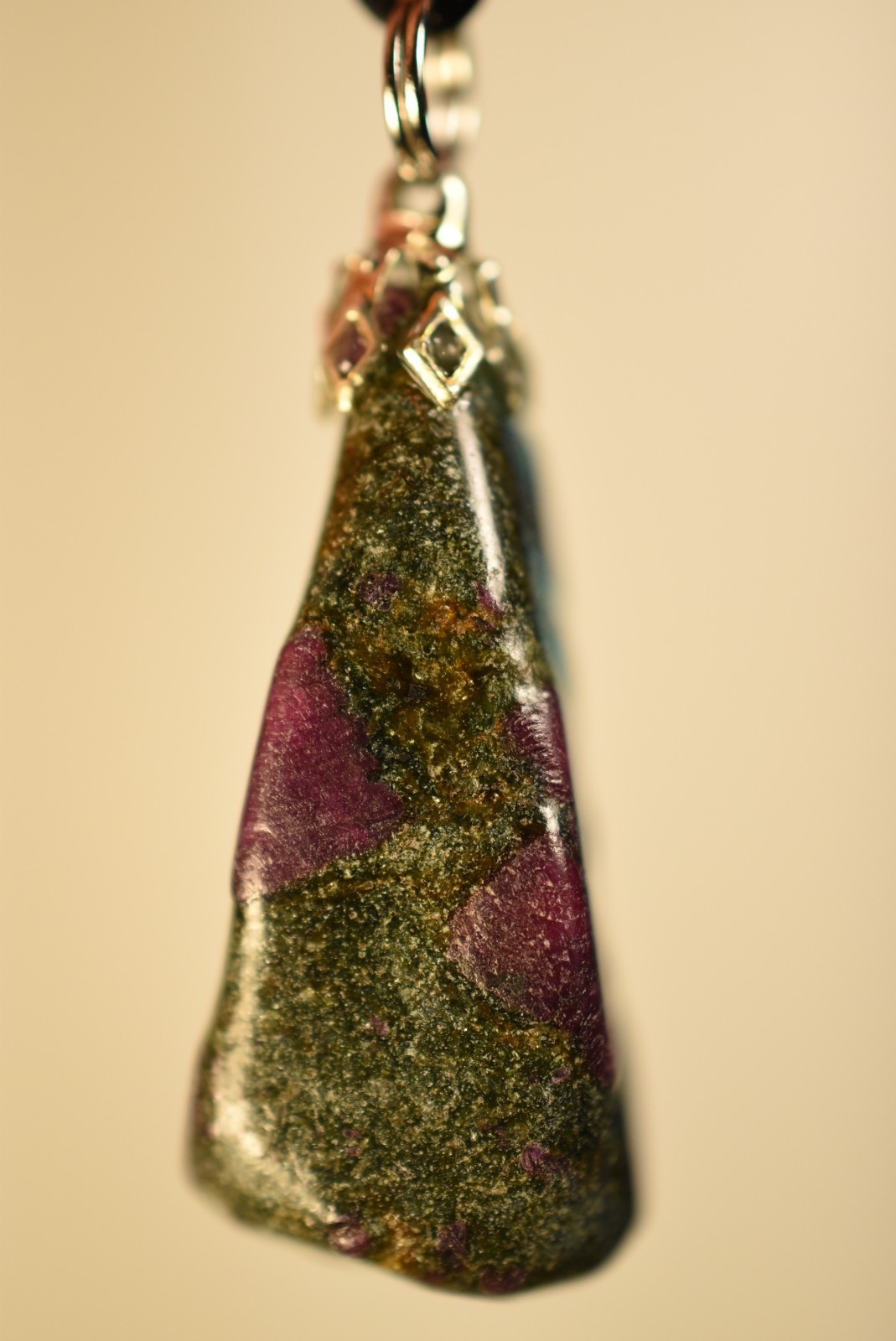 *RUBY FUCHSITE* Pendant 3.5cm 8.5g +Cord Natural Stone Australian Made