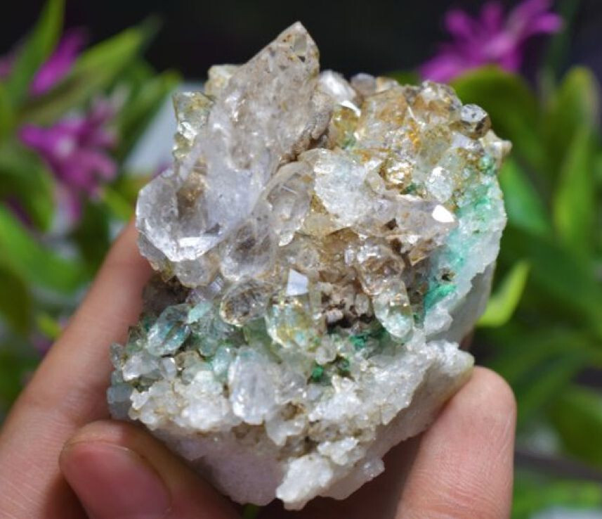 Full Terminated Eye Clean Quartz Crystals on Matrix. PAK, Skardu, 164gram