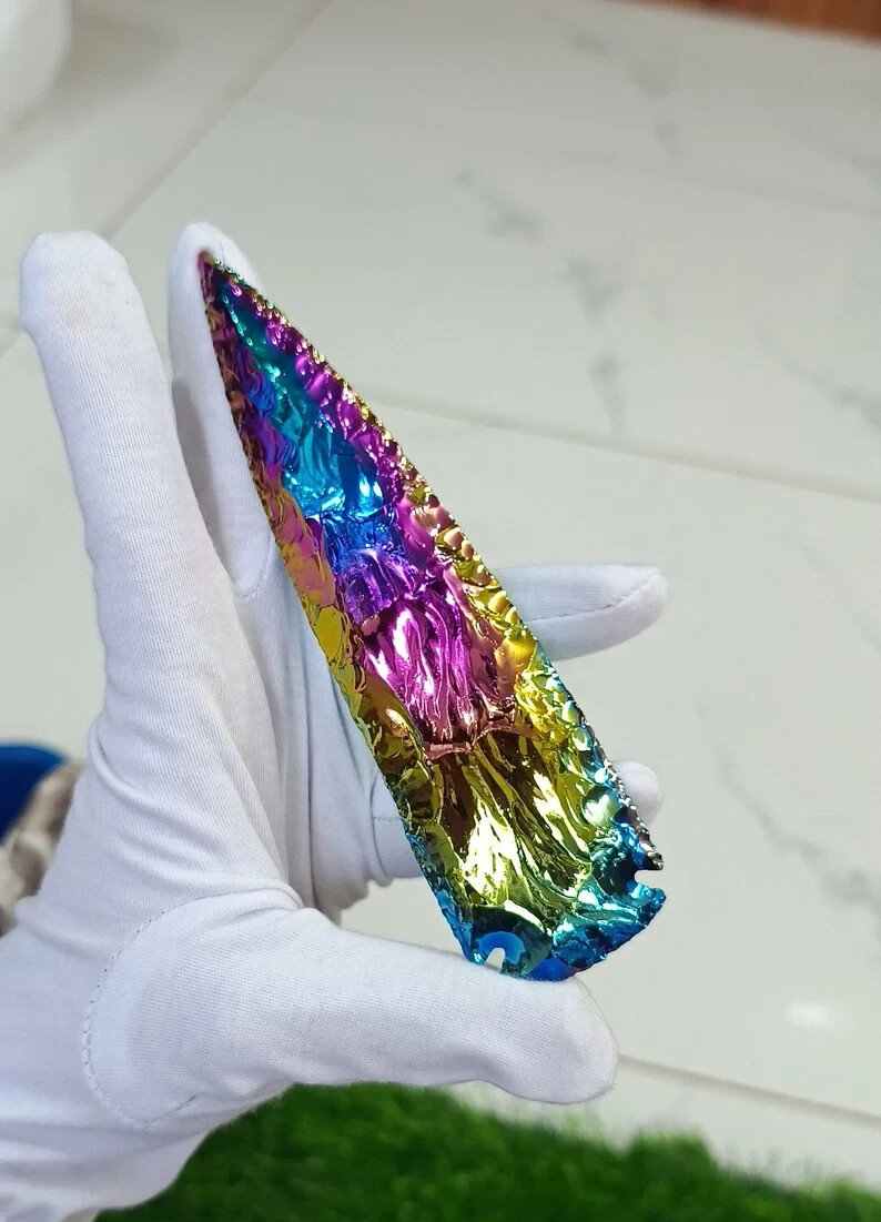 Spearhead Aura Quartz Necklace – Titanium Rainbow Crystal Pendant