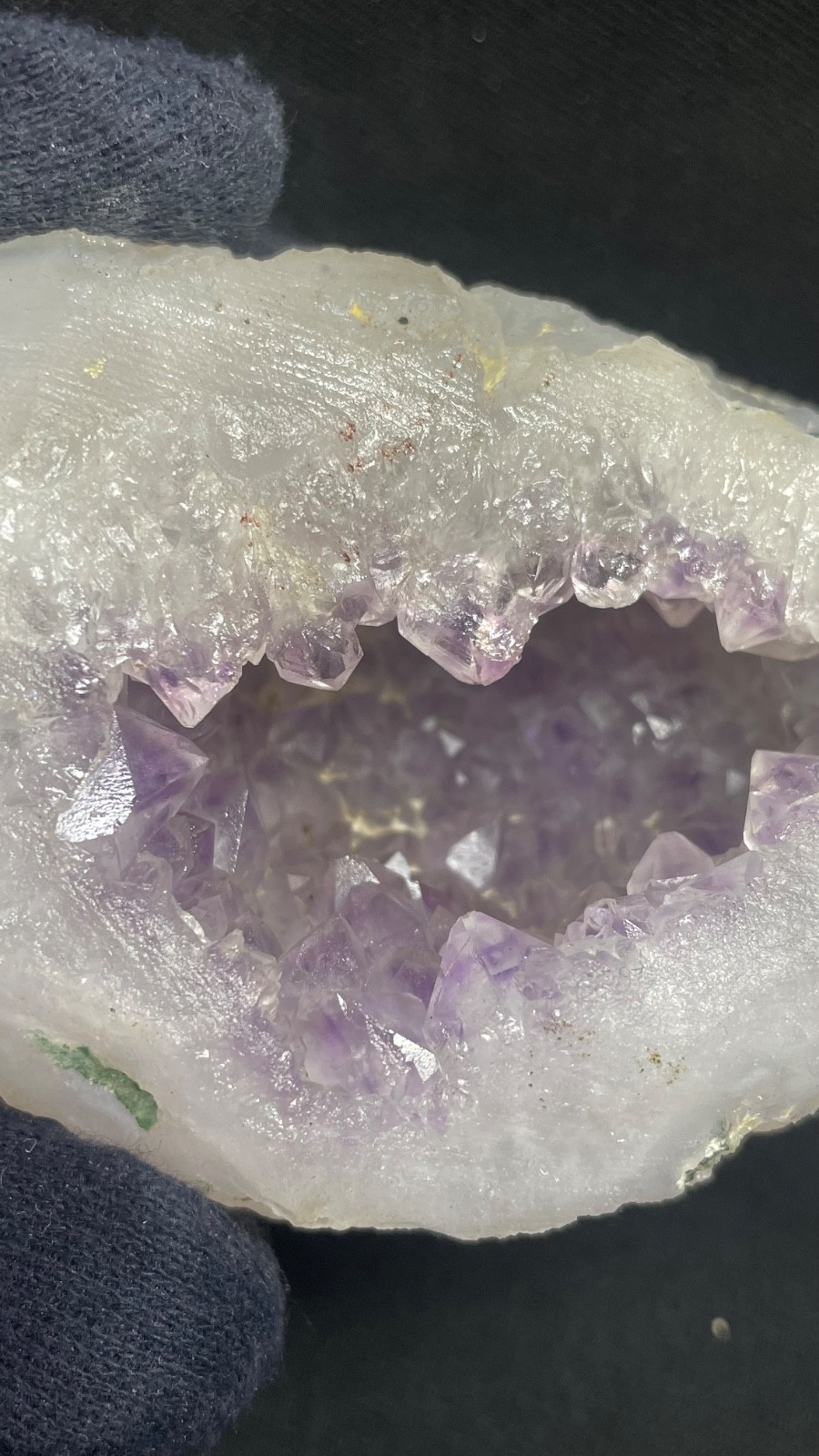Stunning amethyst bow geode in natural specimen/India