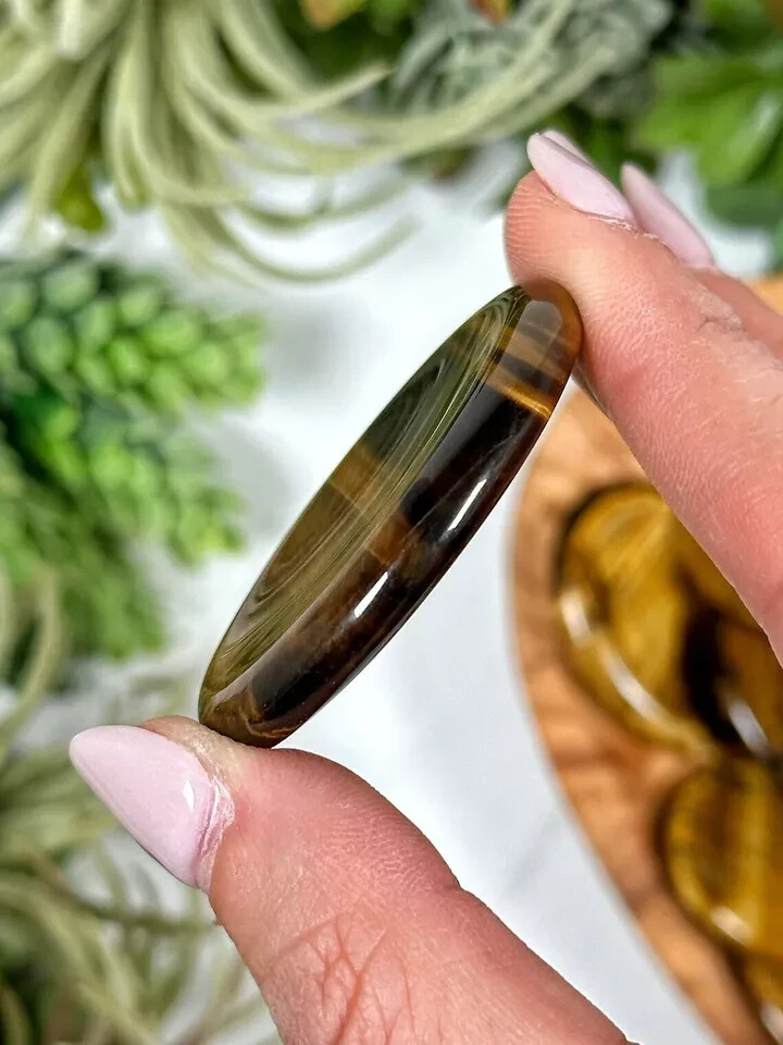 Tiger’s Eye Worry Stone Healing Crystal Palm Stone Attract Luck Crush Fear