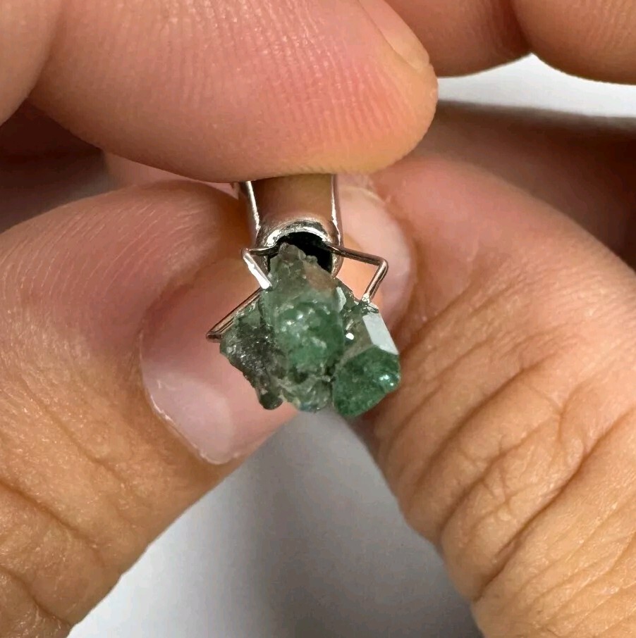 NATURAL EMERALD CRYSTAL GOOD QUALITY FROM MUZO COLOMBIA 2.40 Ct.
