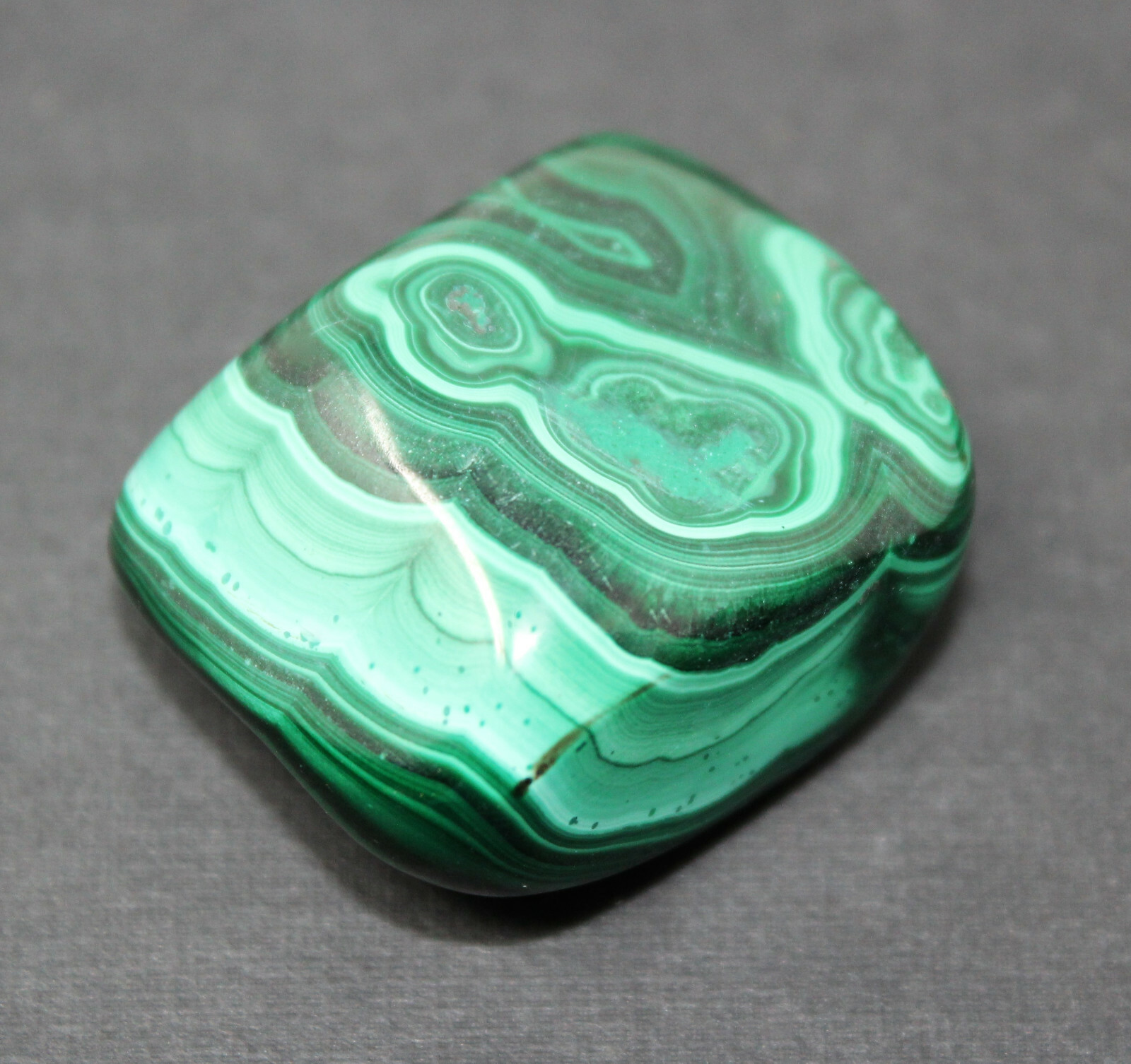 1 Medium Malachite Tumbled Stone (Crystal Healing Reiki Gemstone Metaphysical)