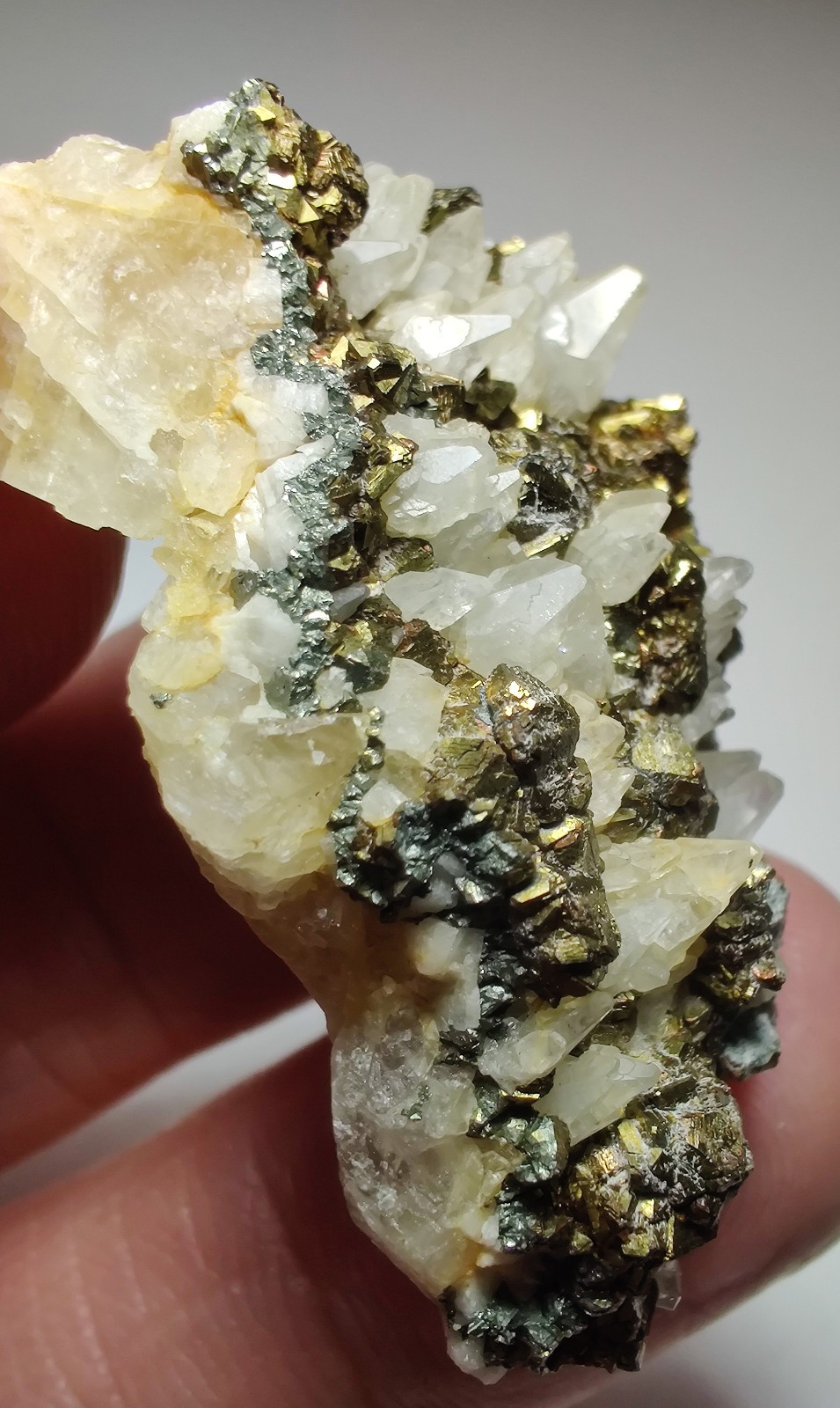 Chalcopyrite and Calcite crystals. Missouri. 26 grams.