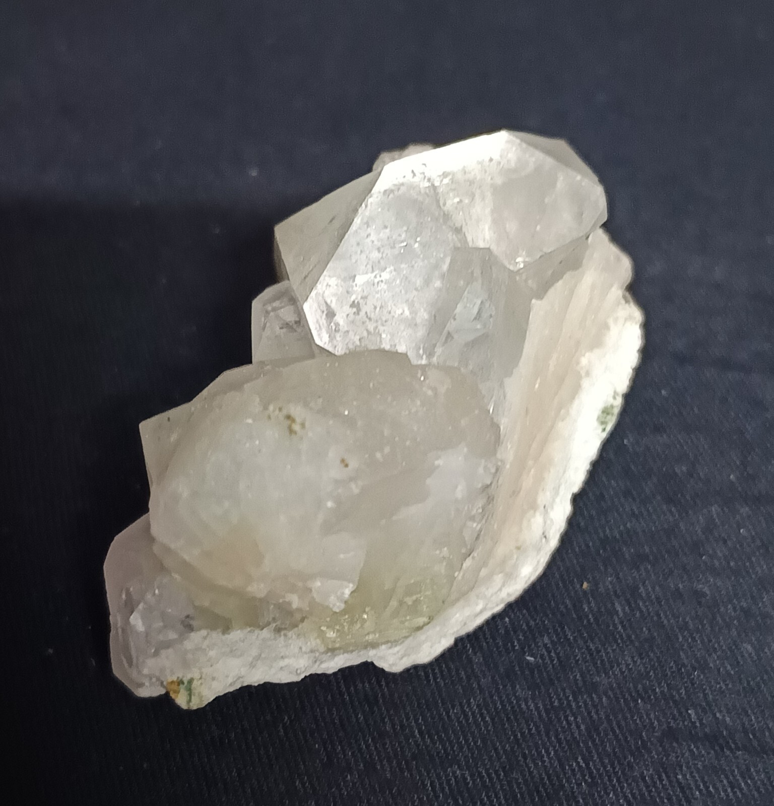 Natural clear appophyllite mineral specimens 60 gr 6.5x4x4 cm