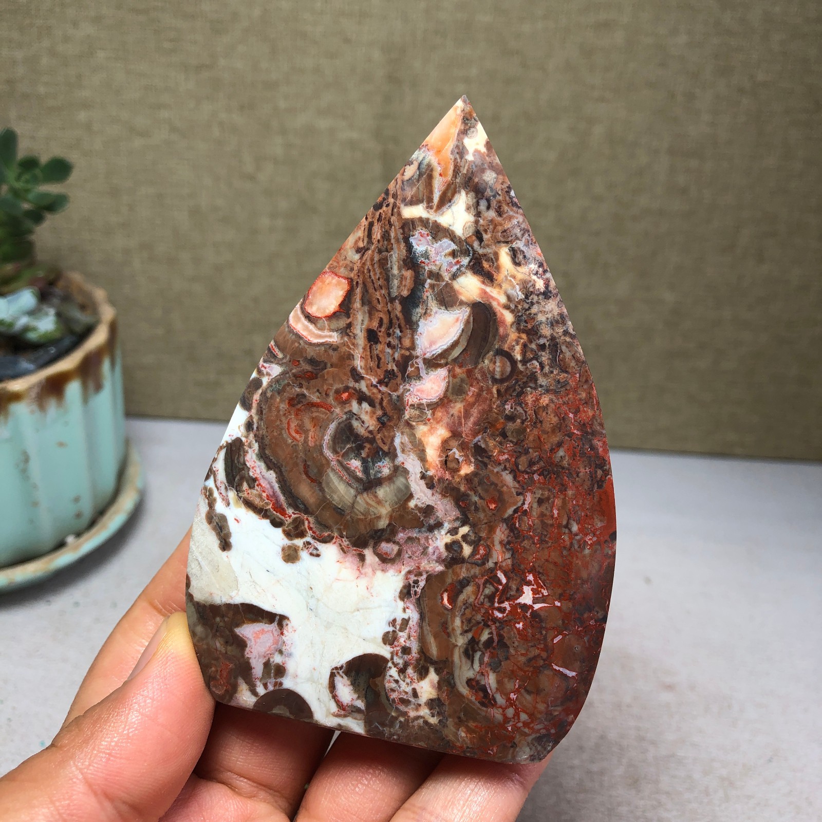 Natural l Indonesian Bloodstone agate point leaf Crystal specimens 146g A4912