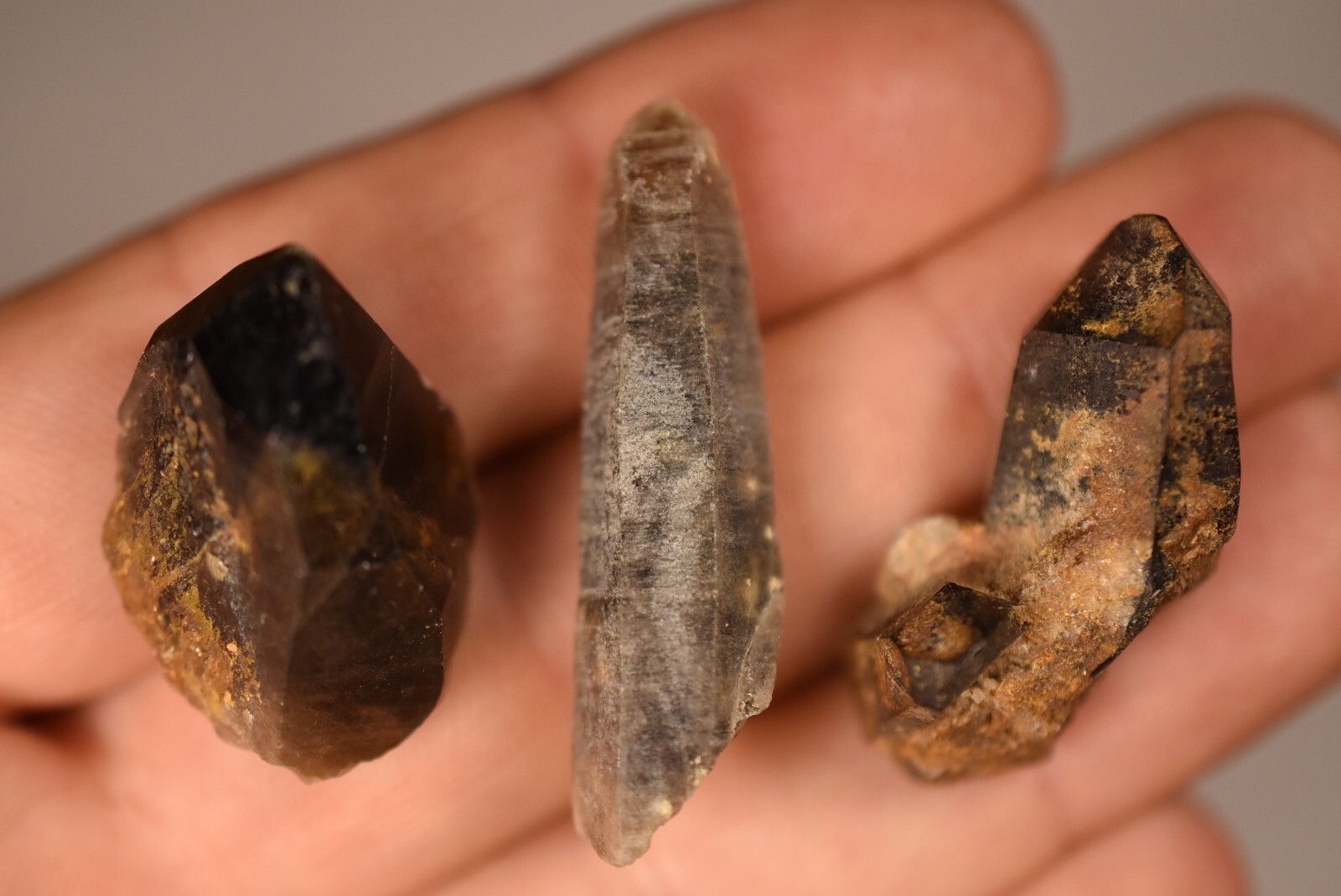 3 *AUSTRALIAN* SMOKEY QUARTZ 2-4cm 19g Natural Crystal Smoky New England NSW
