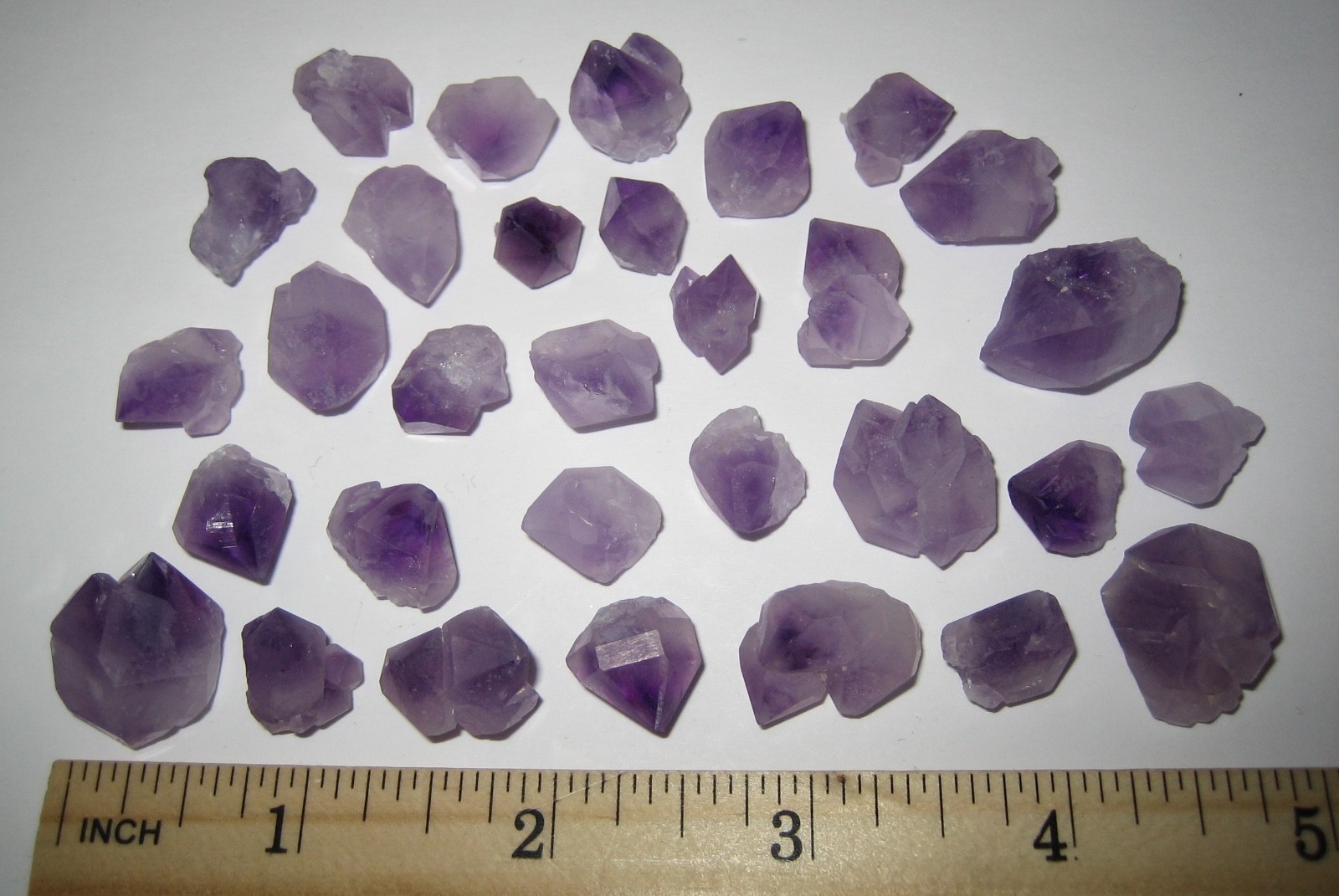 30 SMALL NATURAL ROUGH 0.3″- 0.8″ LIGHT PURPLE AMETHYST CRYSTALS ~ 70.9grams *8