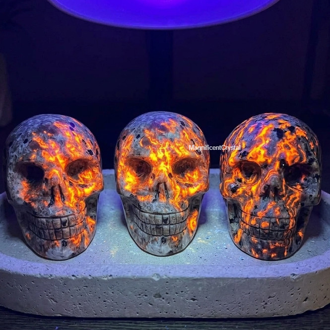 Natural Yooperlite Carved Skull Crystal Figurine UV Reactive Flame Effect 2in