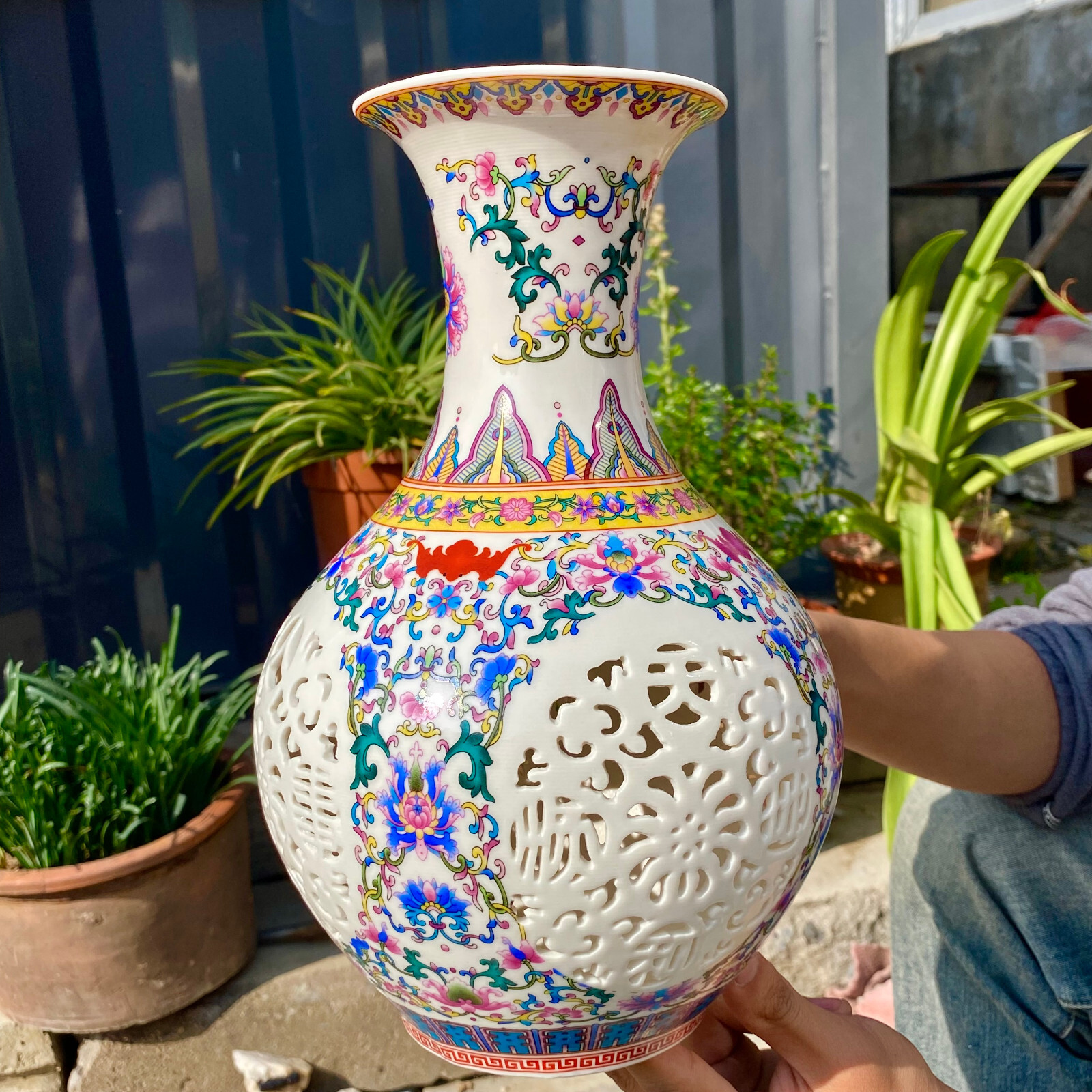 1.83LB Classic landscape painting poetic ceramic vase from Jingdezhen, China