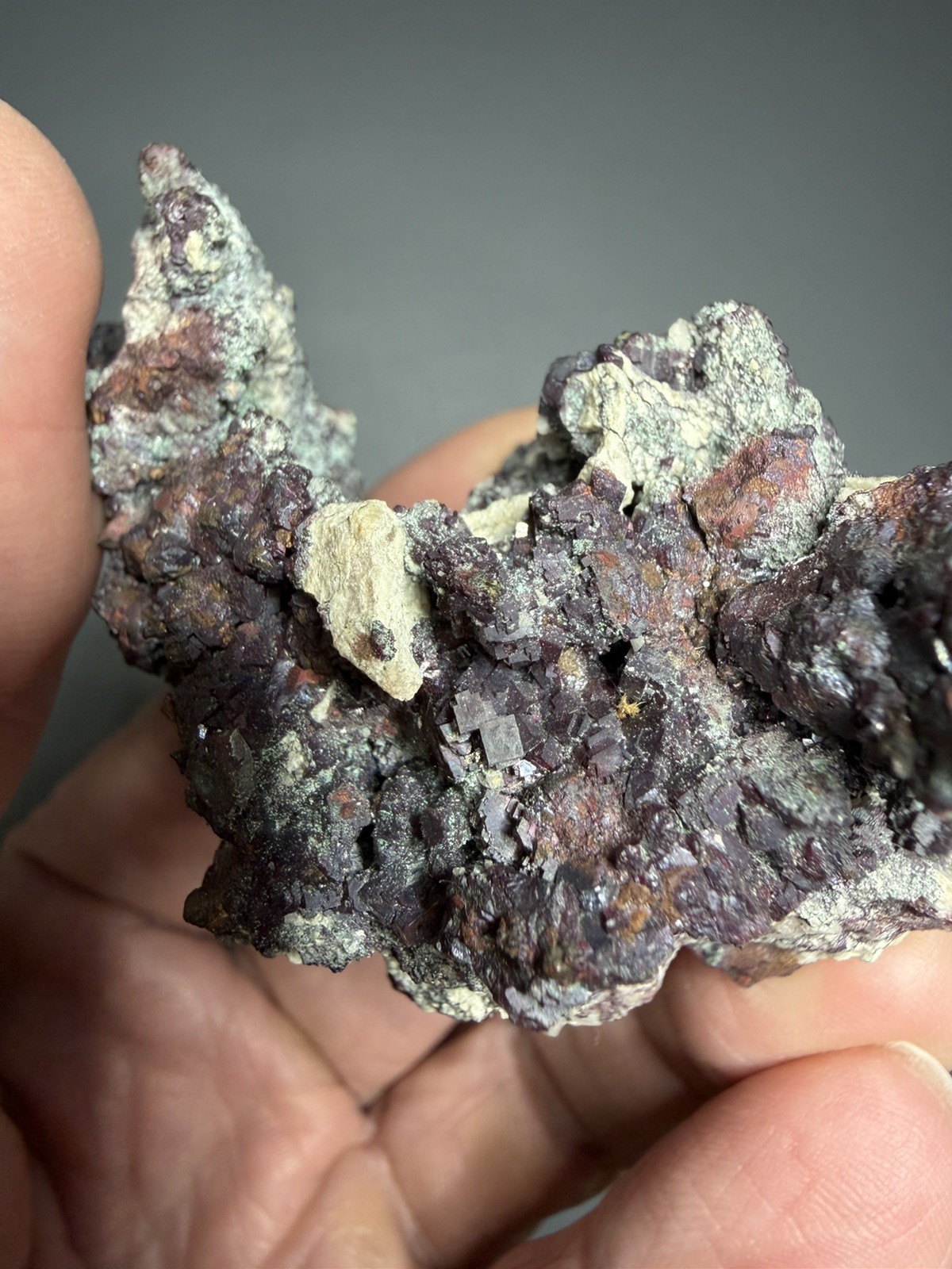 Cuprite Crystals – Bisbee Arizona United States – 6.3x4x4cm 141g Nice!