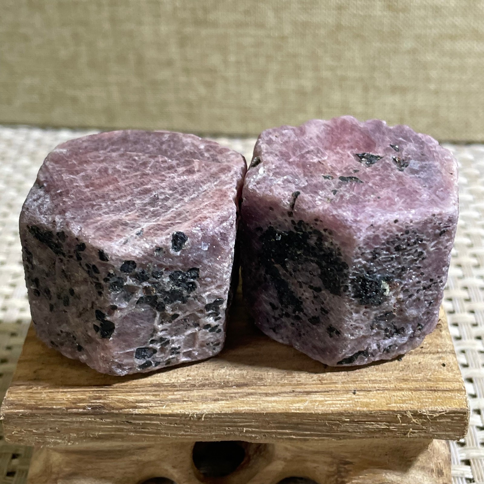 198g Natural Red Corundum Ruby Crystal Rough Mineral Specimen reiki Healing 2pcs